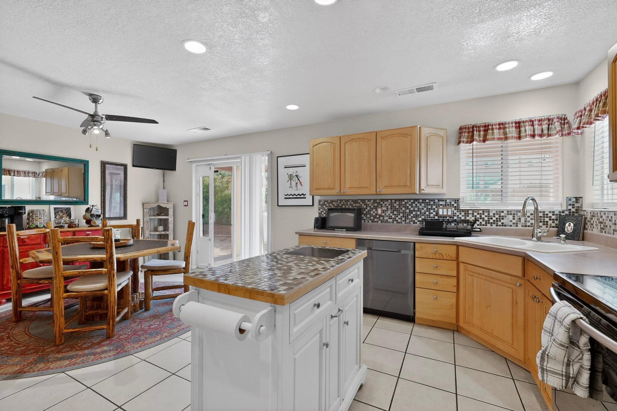 1934 Bryn Mawr Drive NE