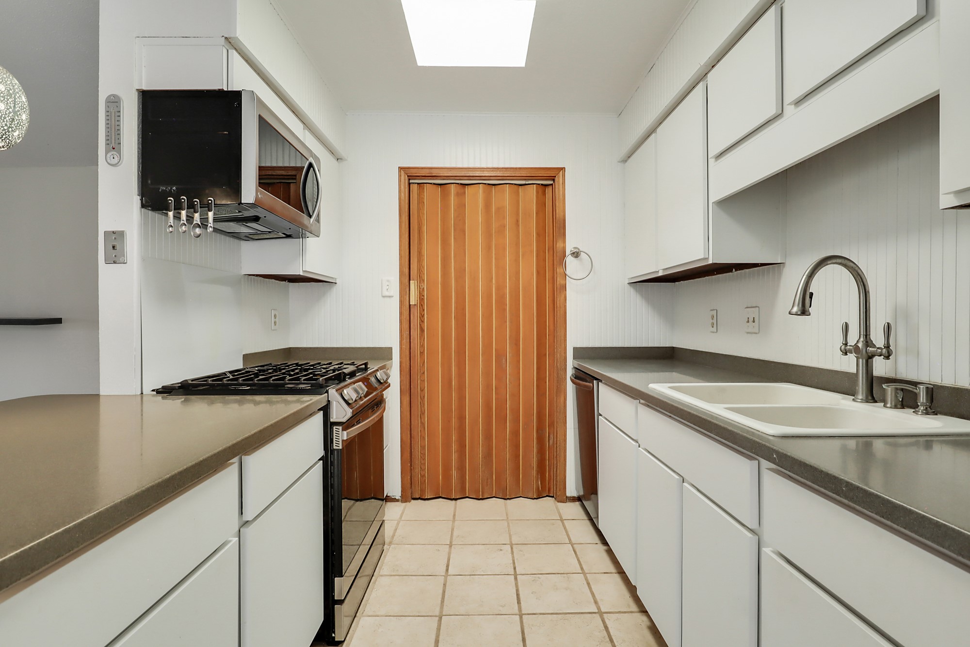 380 Cheryl Ave.