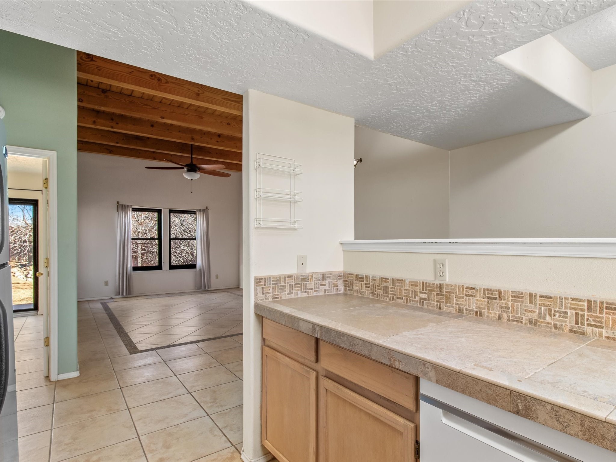 1021 Avenida Linda