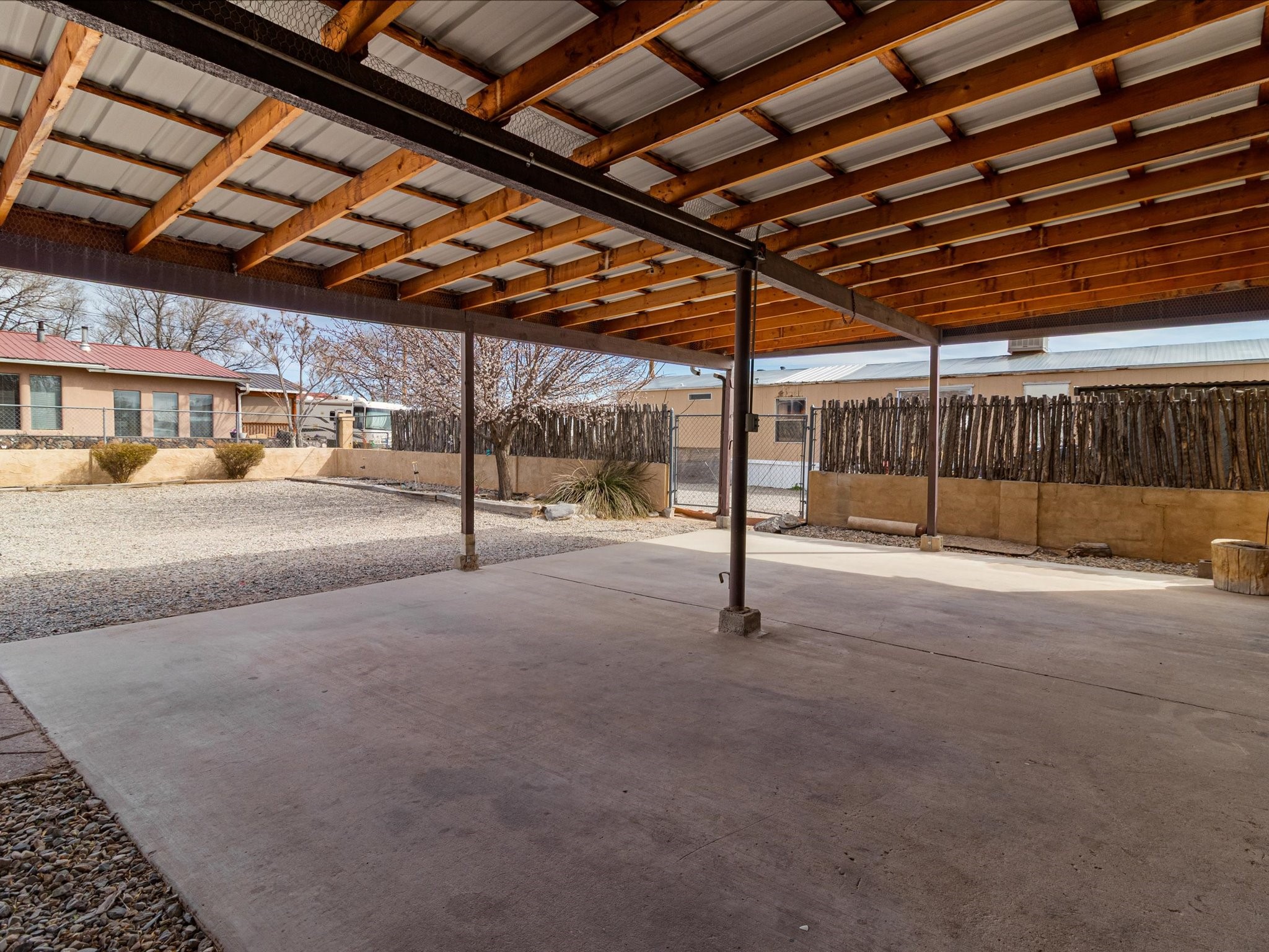 902 Calle Loma
