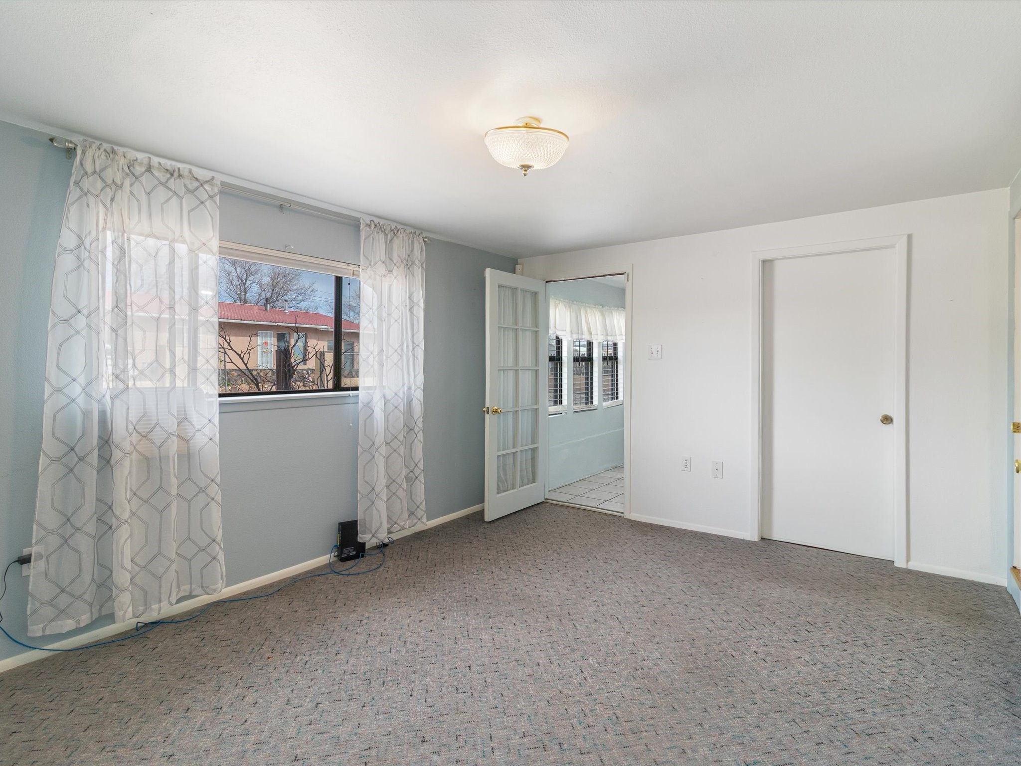 902 Calle Loma