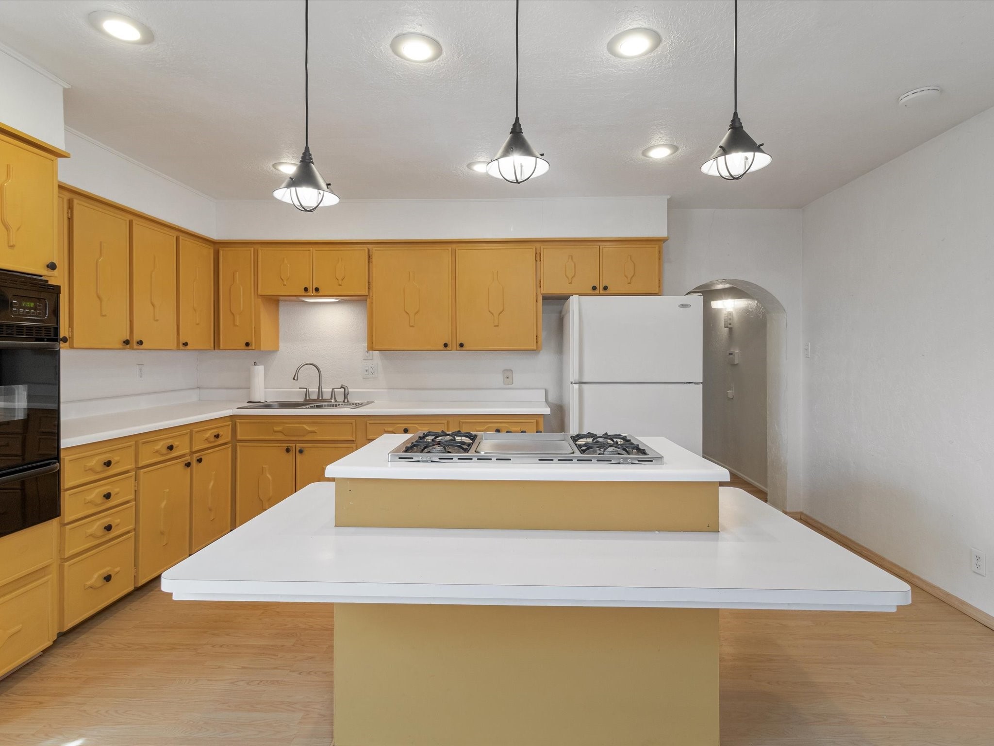 902 Calle Loma