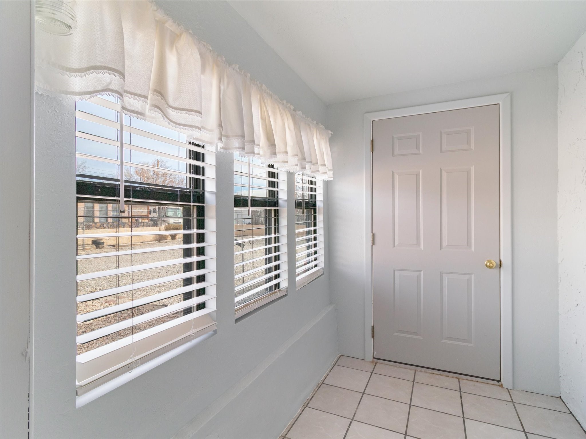 902 Calle Loma