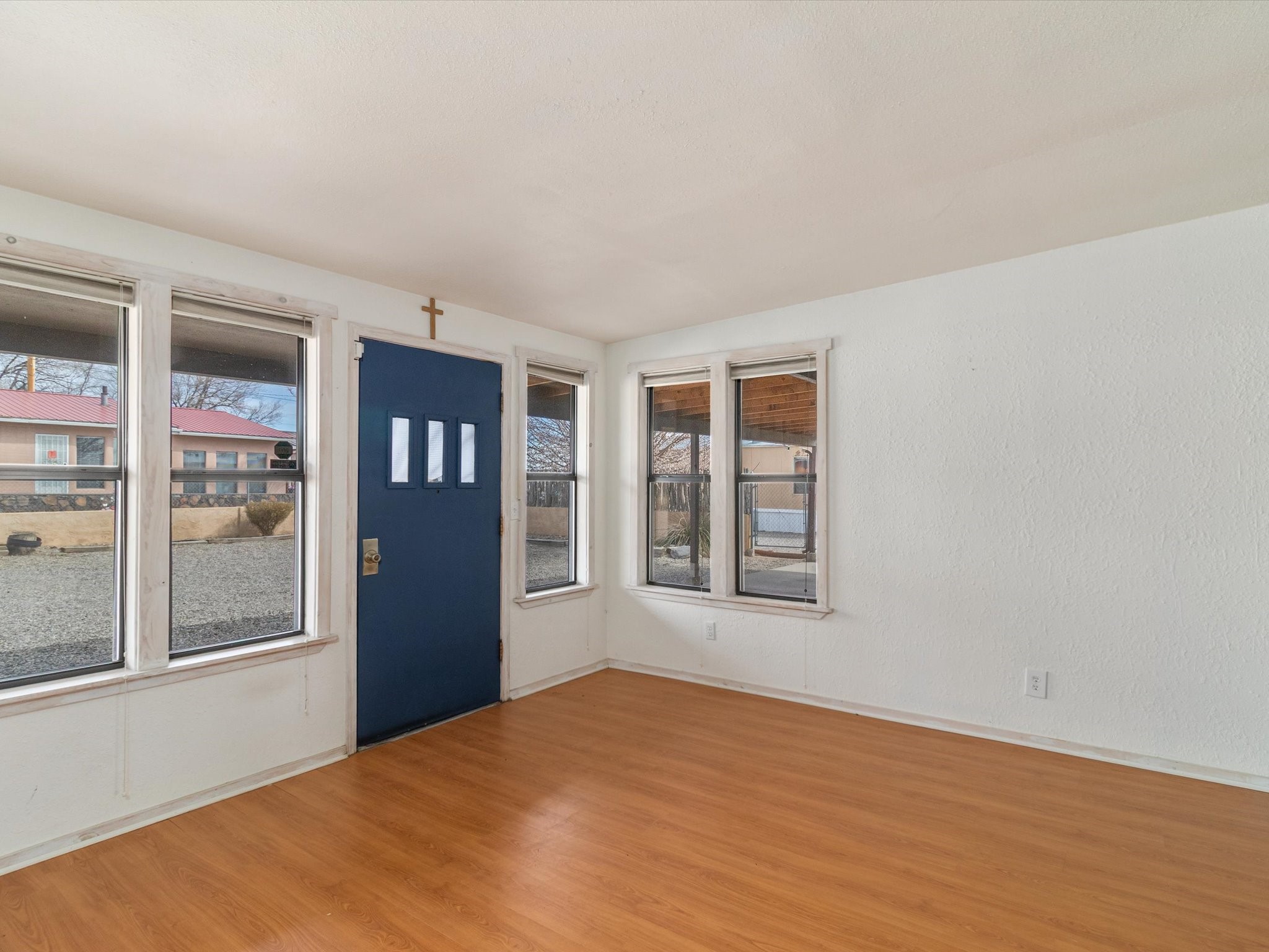 902 Calle Loma