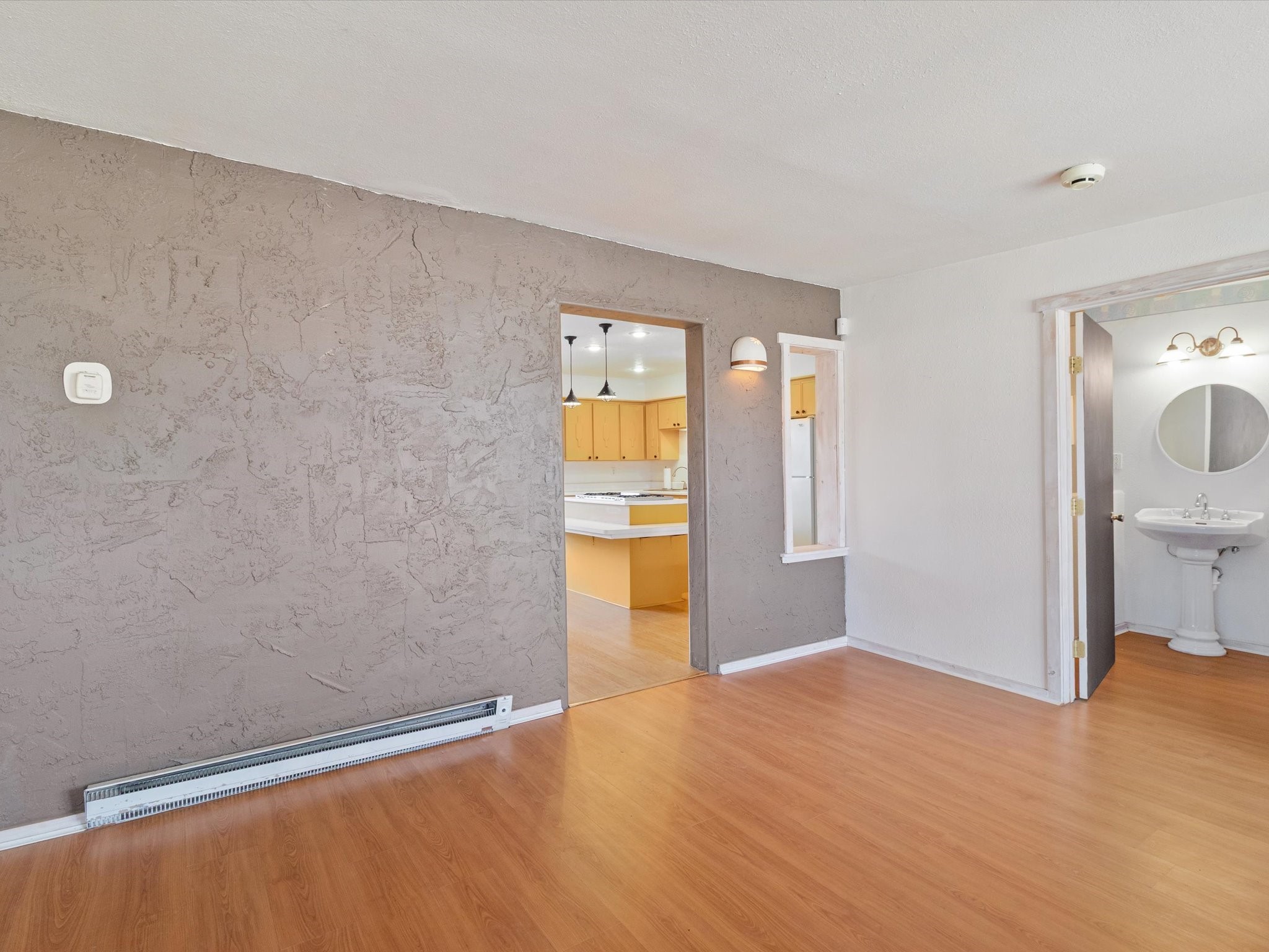 902 Calle Loma
