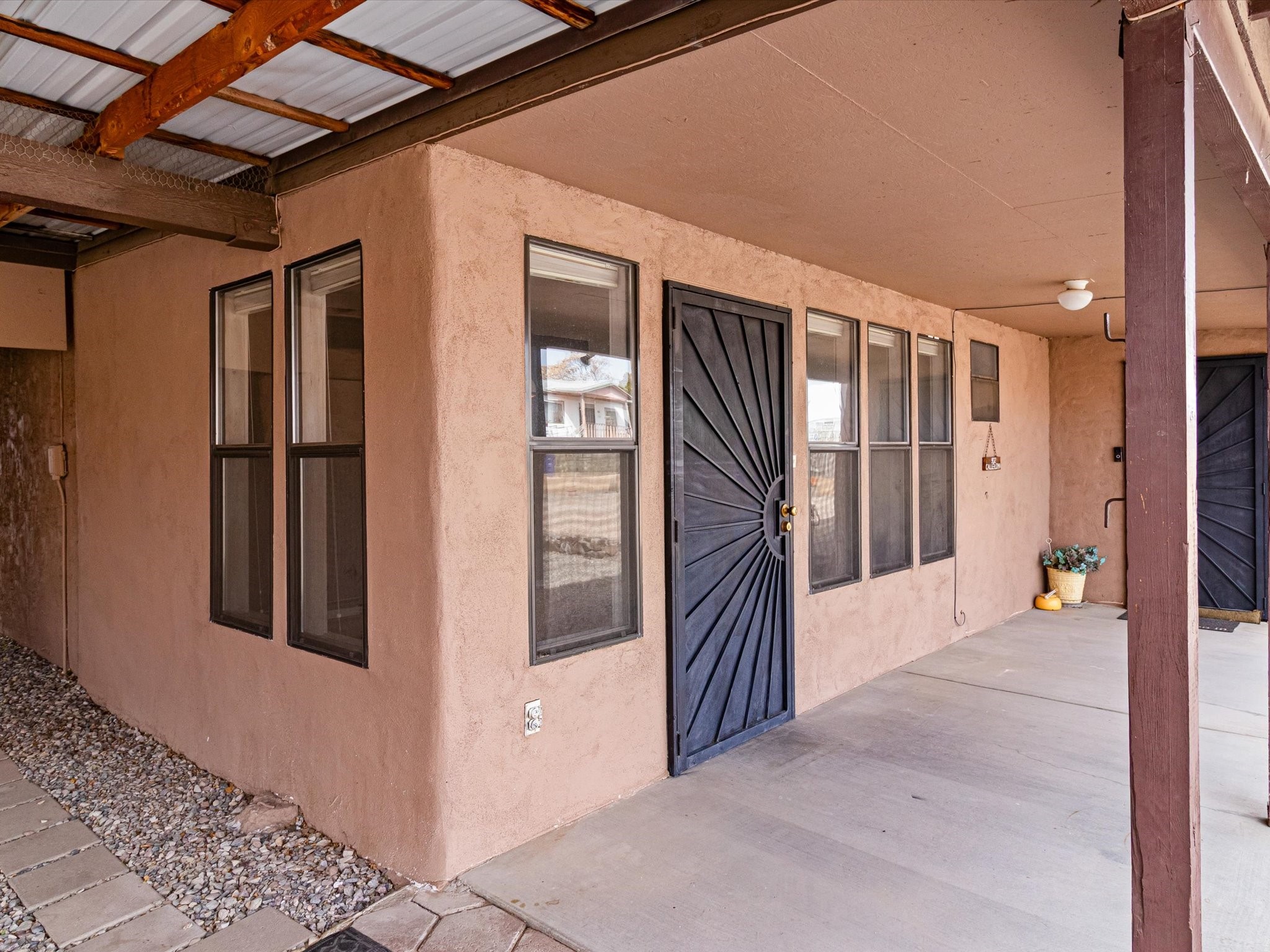 902 Calle Loma