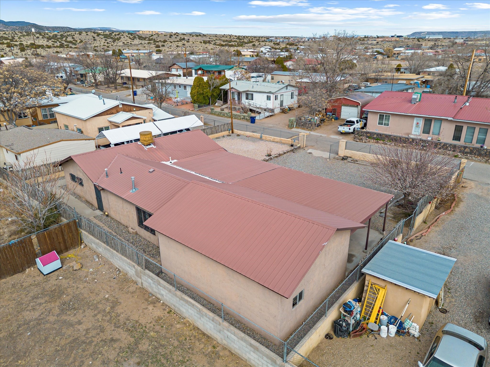 902 Calle Loma