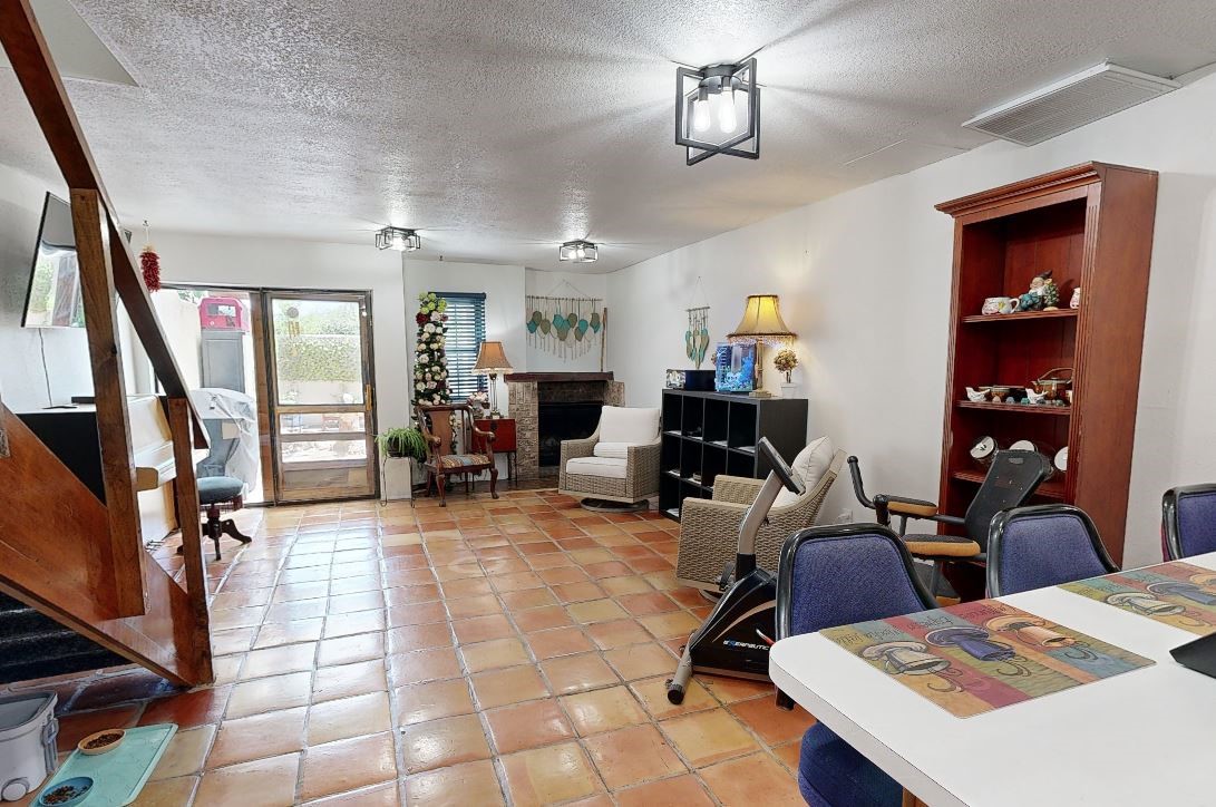 2730 Calle Anna Jean D