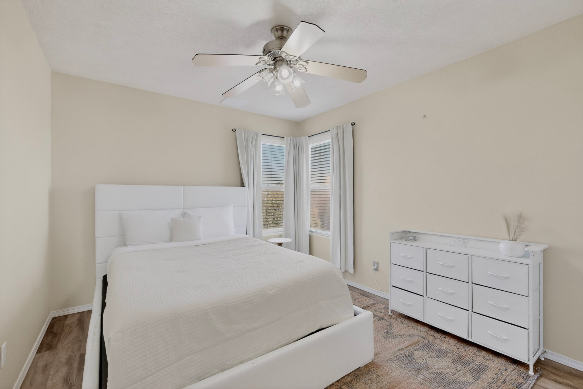 1934 Bryn Mawr Dr NE