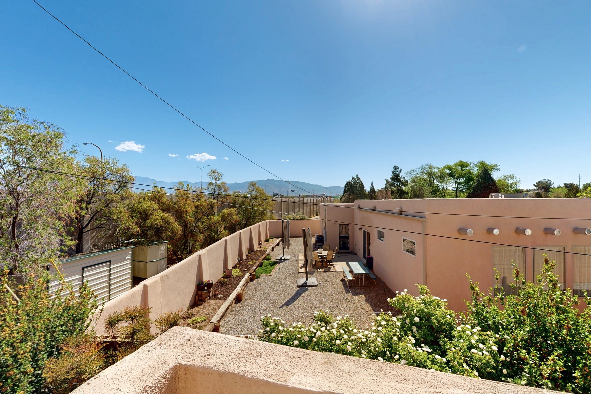 1934 Bryn Mawr Dr NE