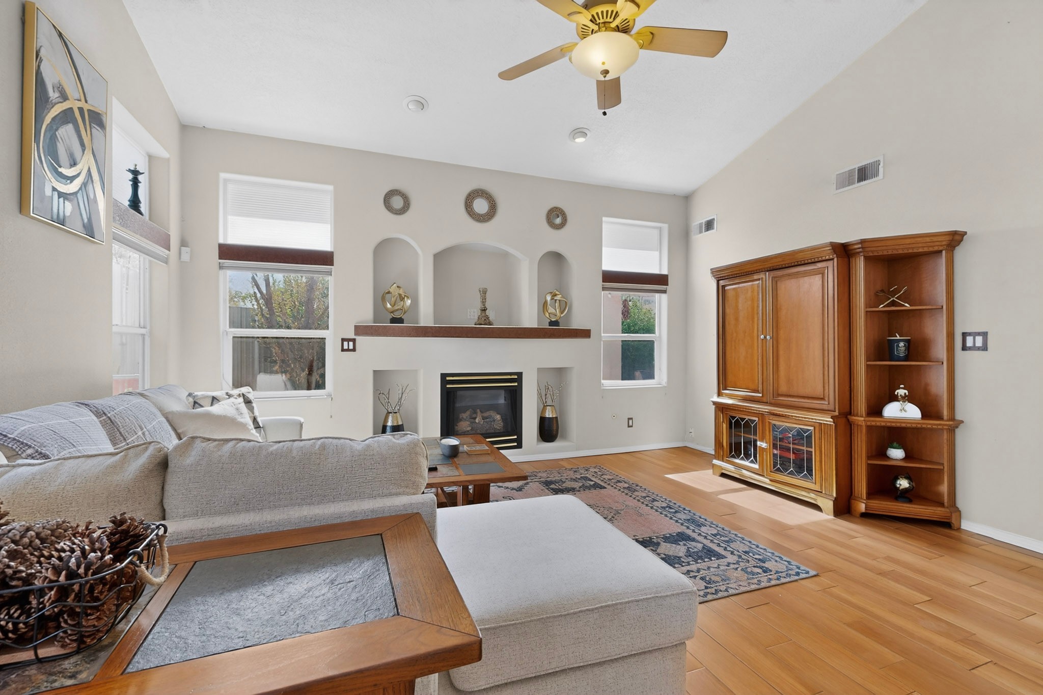 1934 Bryn Mawr Dr NE