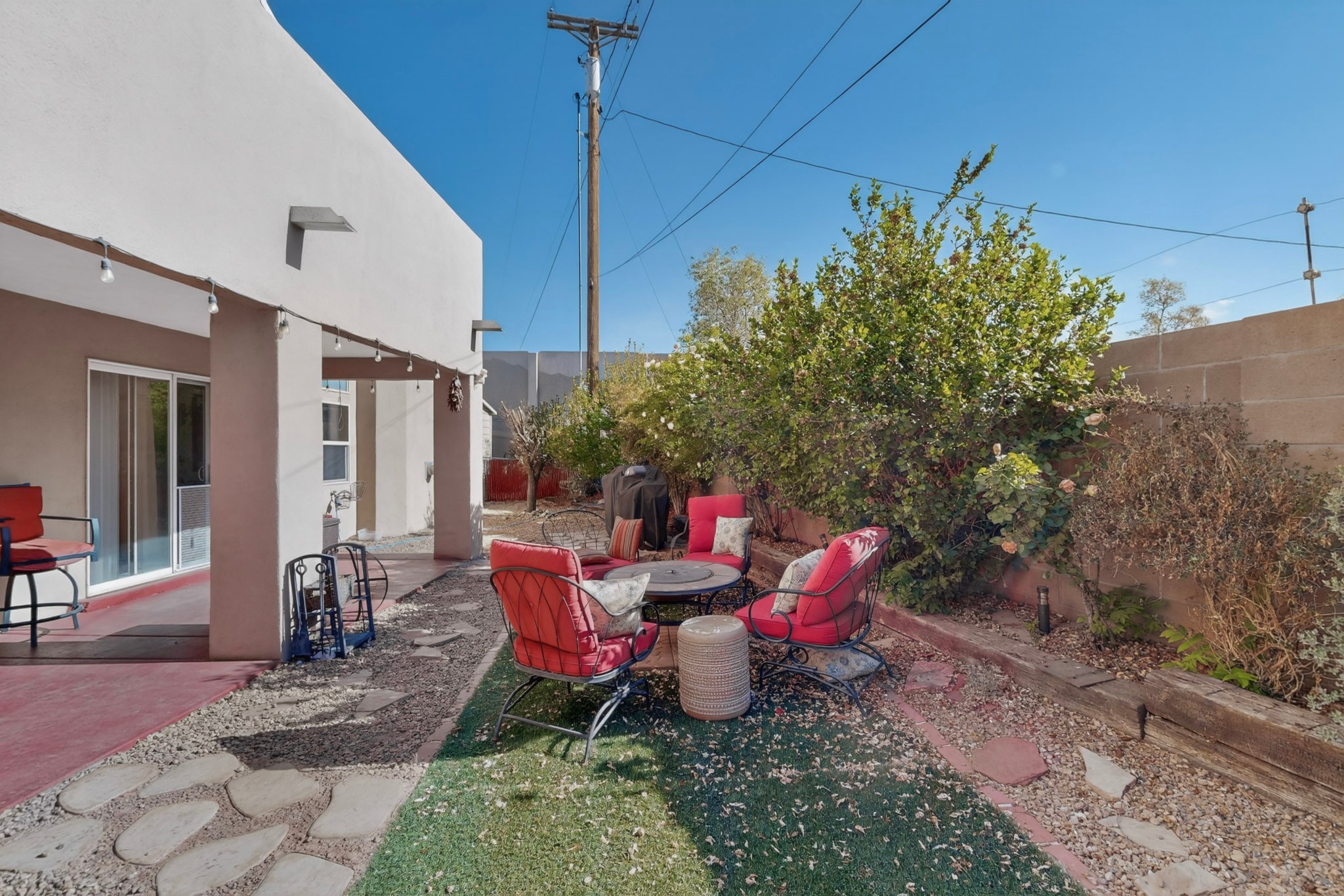 1934 Bryn Mawr Dr NE