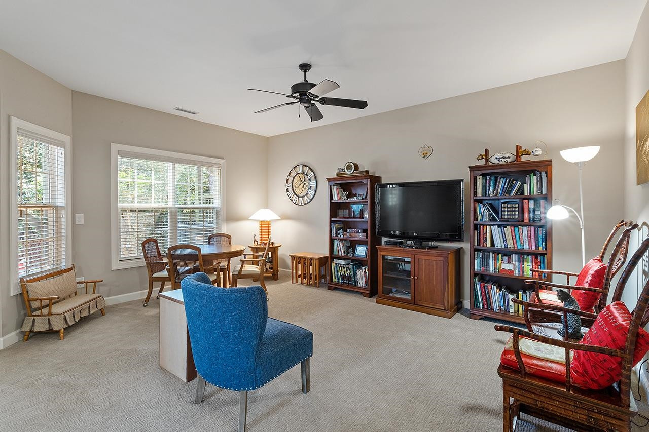1215 Heritage Links Drive
