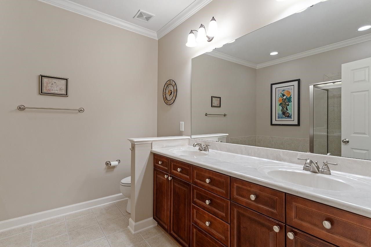 1215 Heritage Links Drive