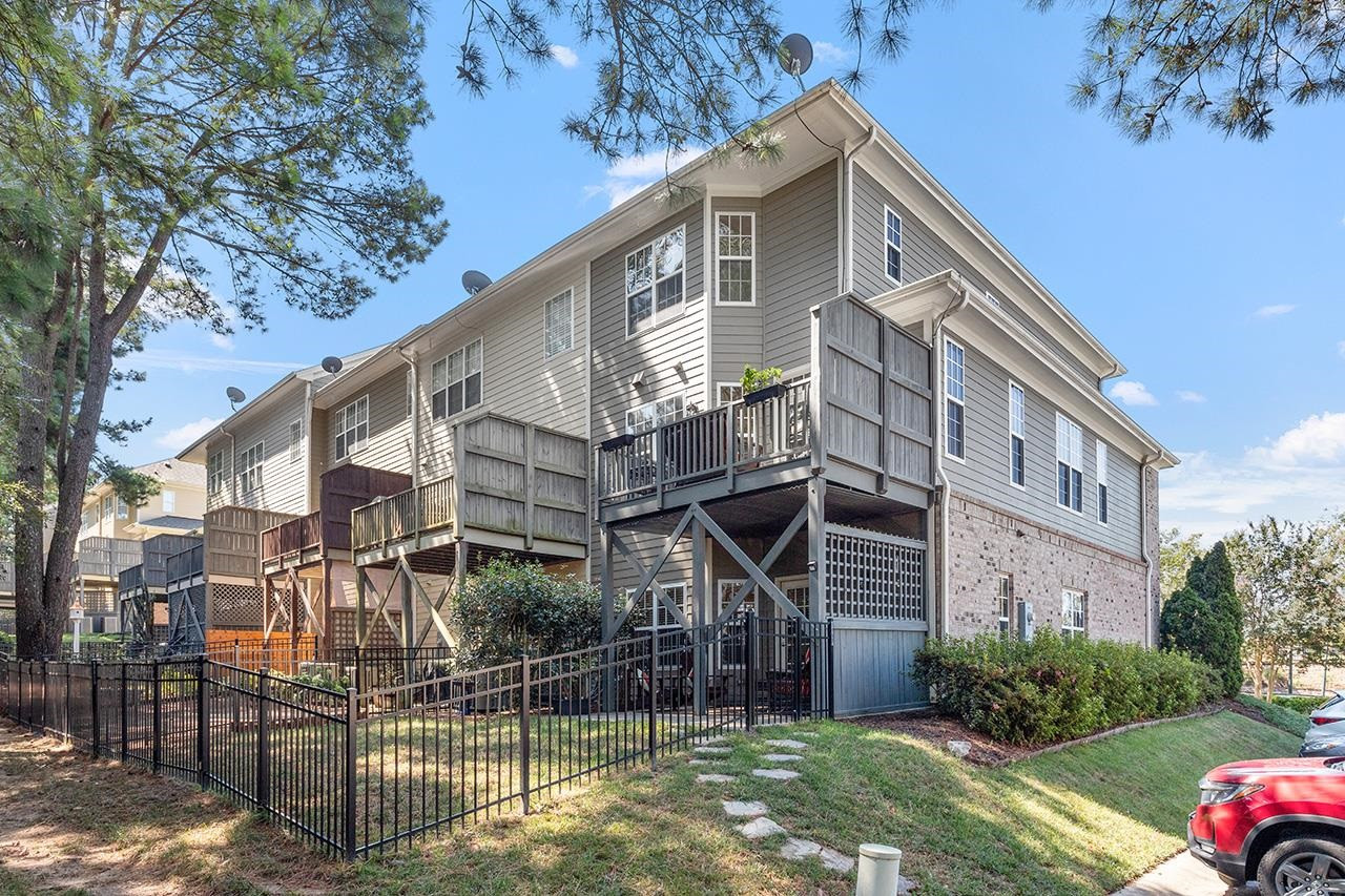 1215 Heritage Links Drive