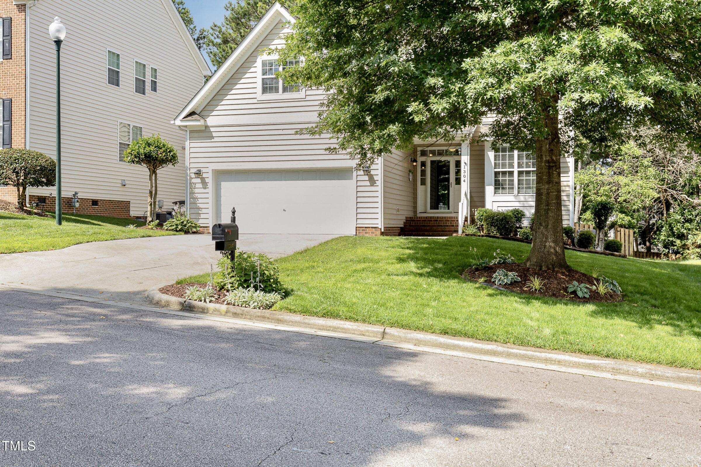 1304 Trailing Rose Court