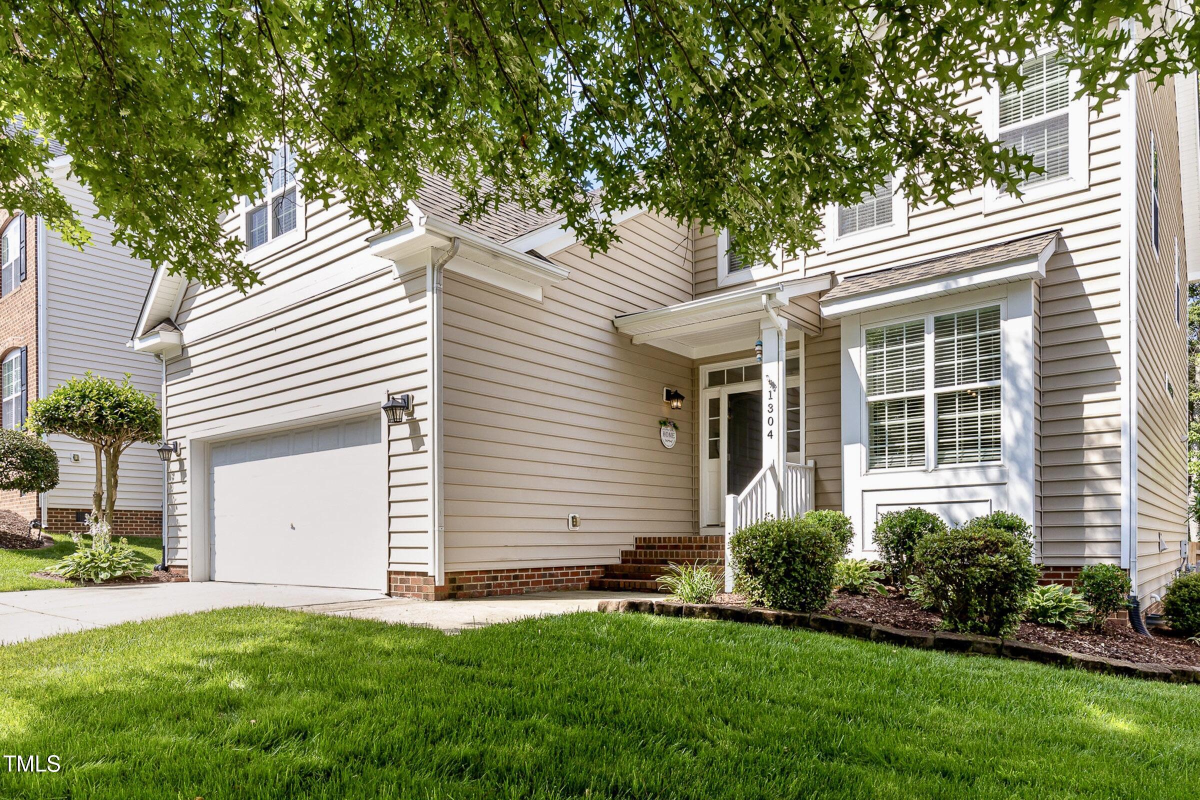 1304 Trailing Rose Court