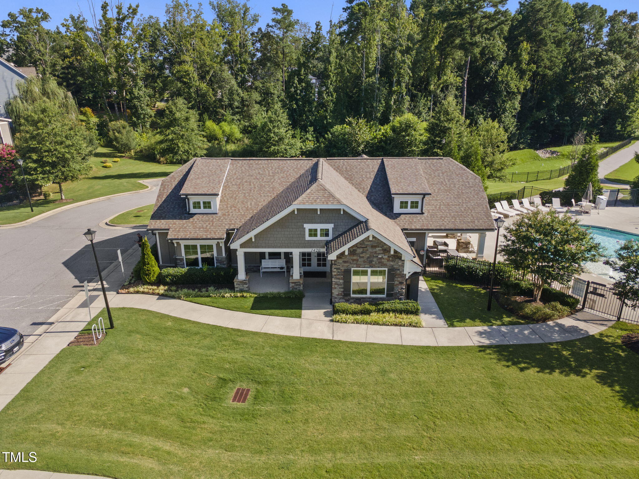 1317 Mackinaw Drive