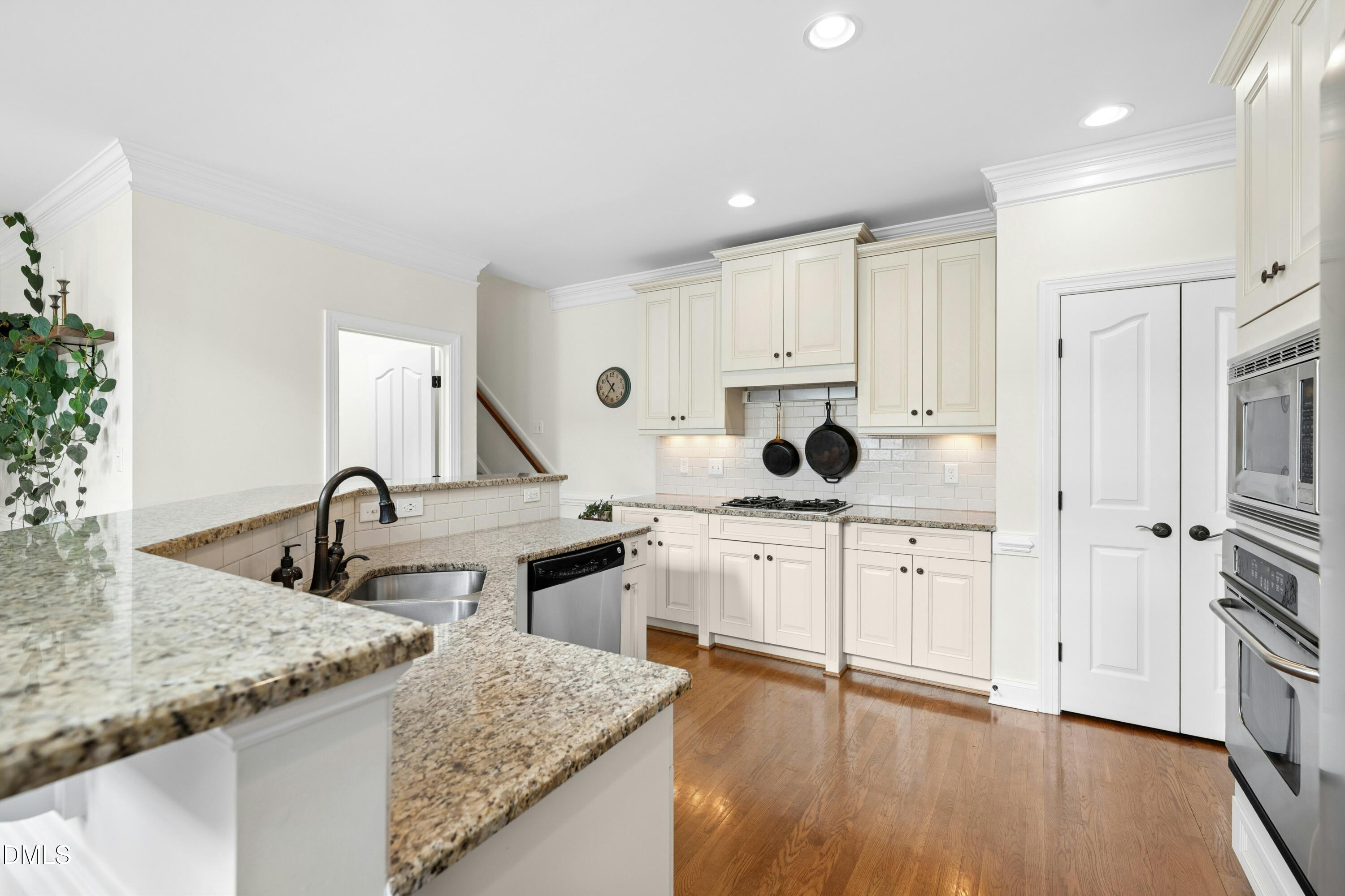 1621 Elegance Drive
