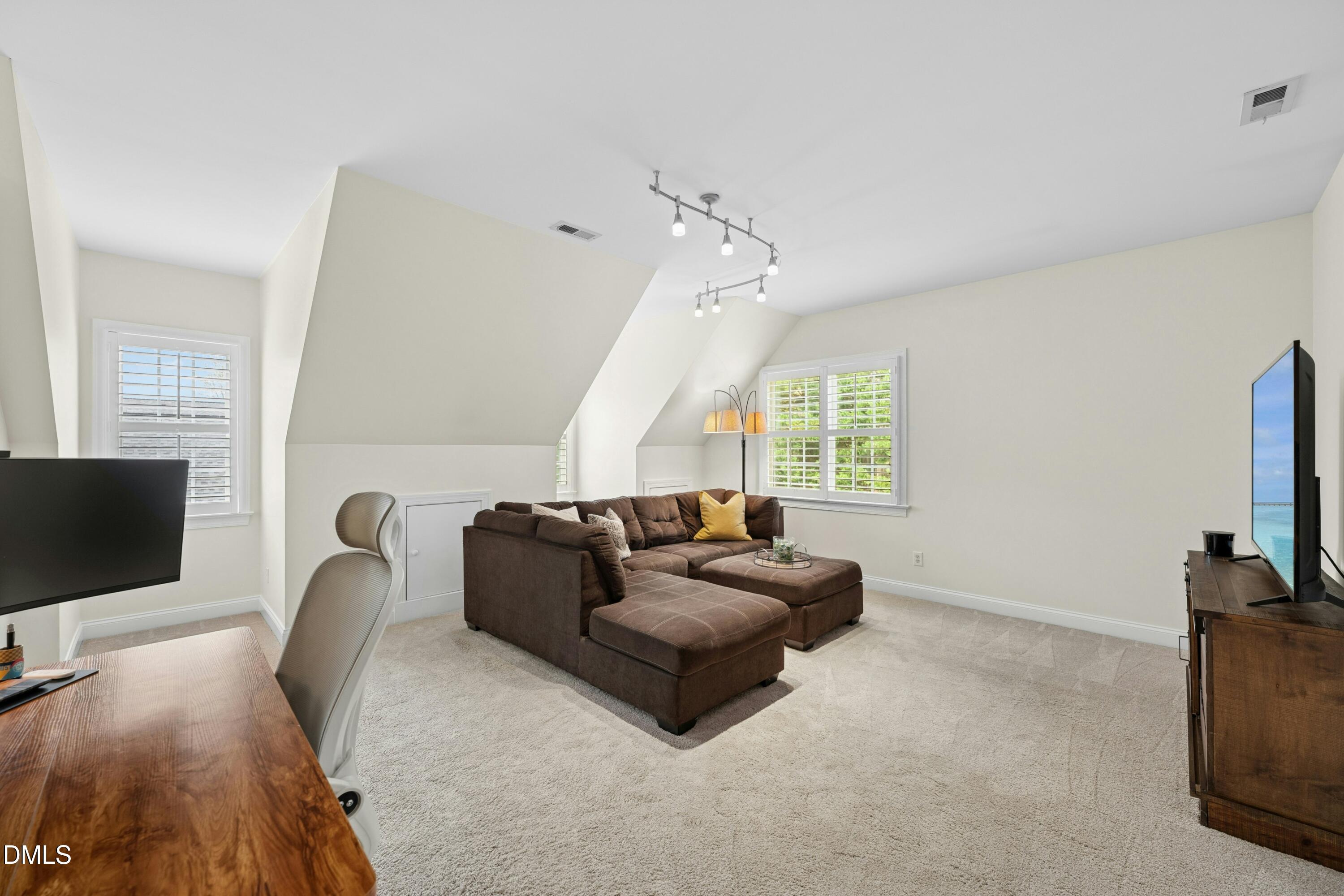 1621 Elegance Drive