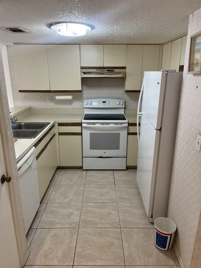 8200 S A1A Unit: 18