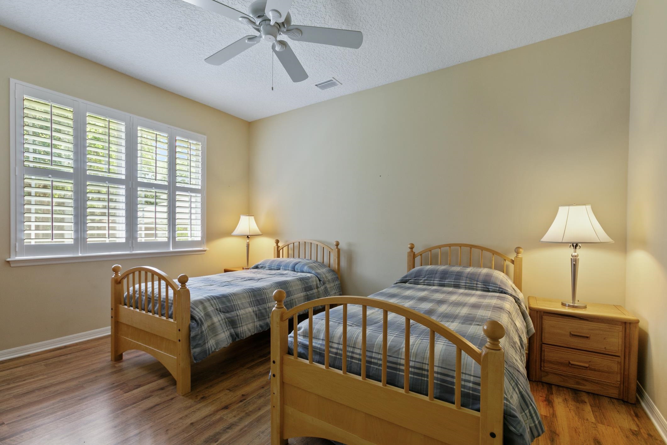 245 Bluebird Ln