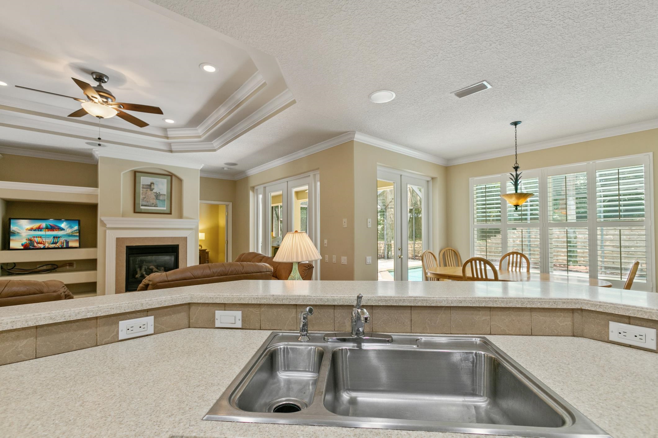 245 Bluebird Ln