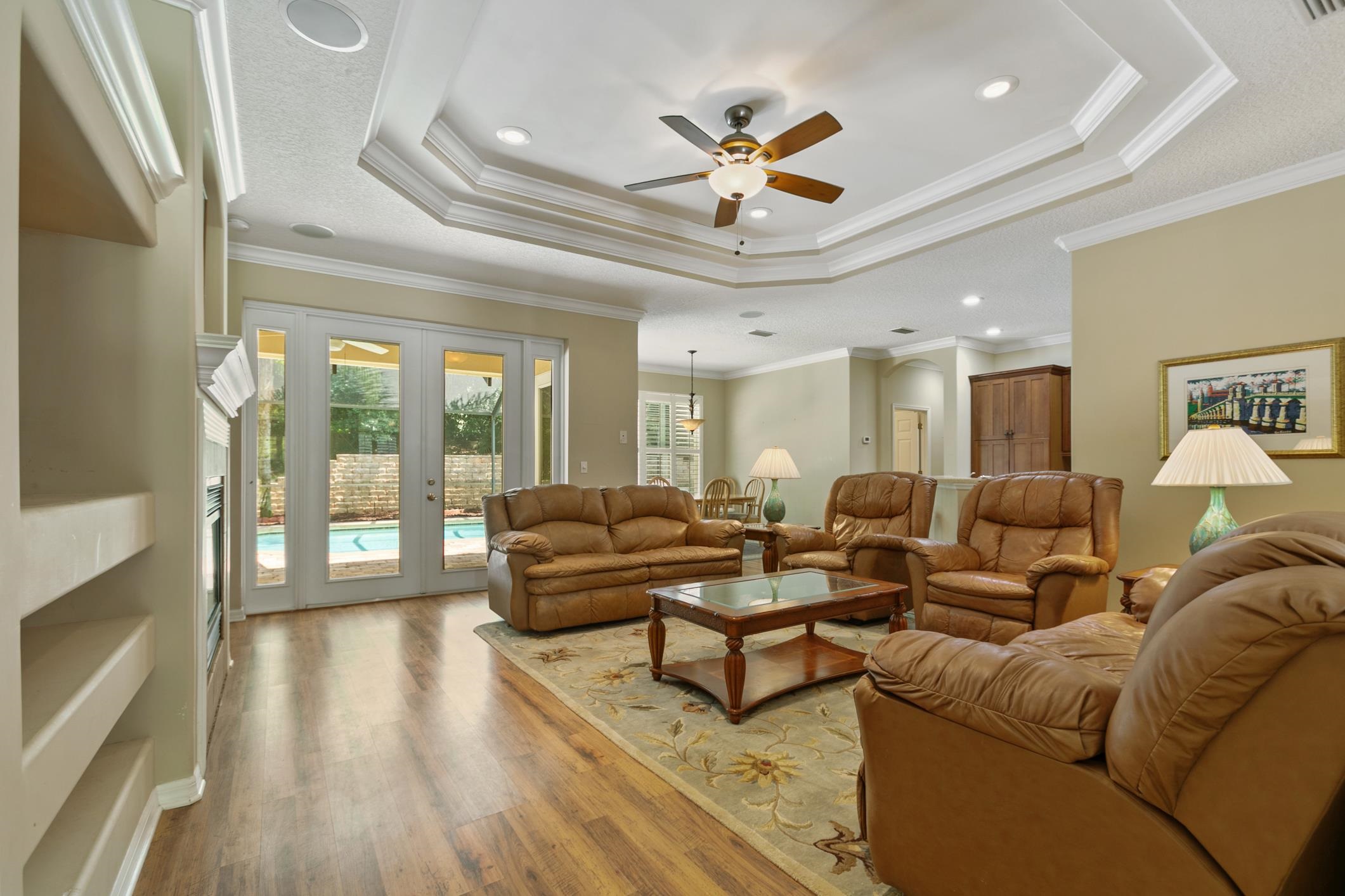 245 Bluebird Ln
