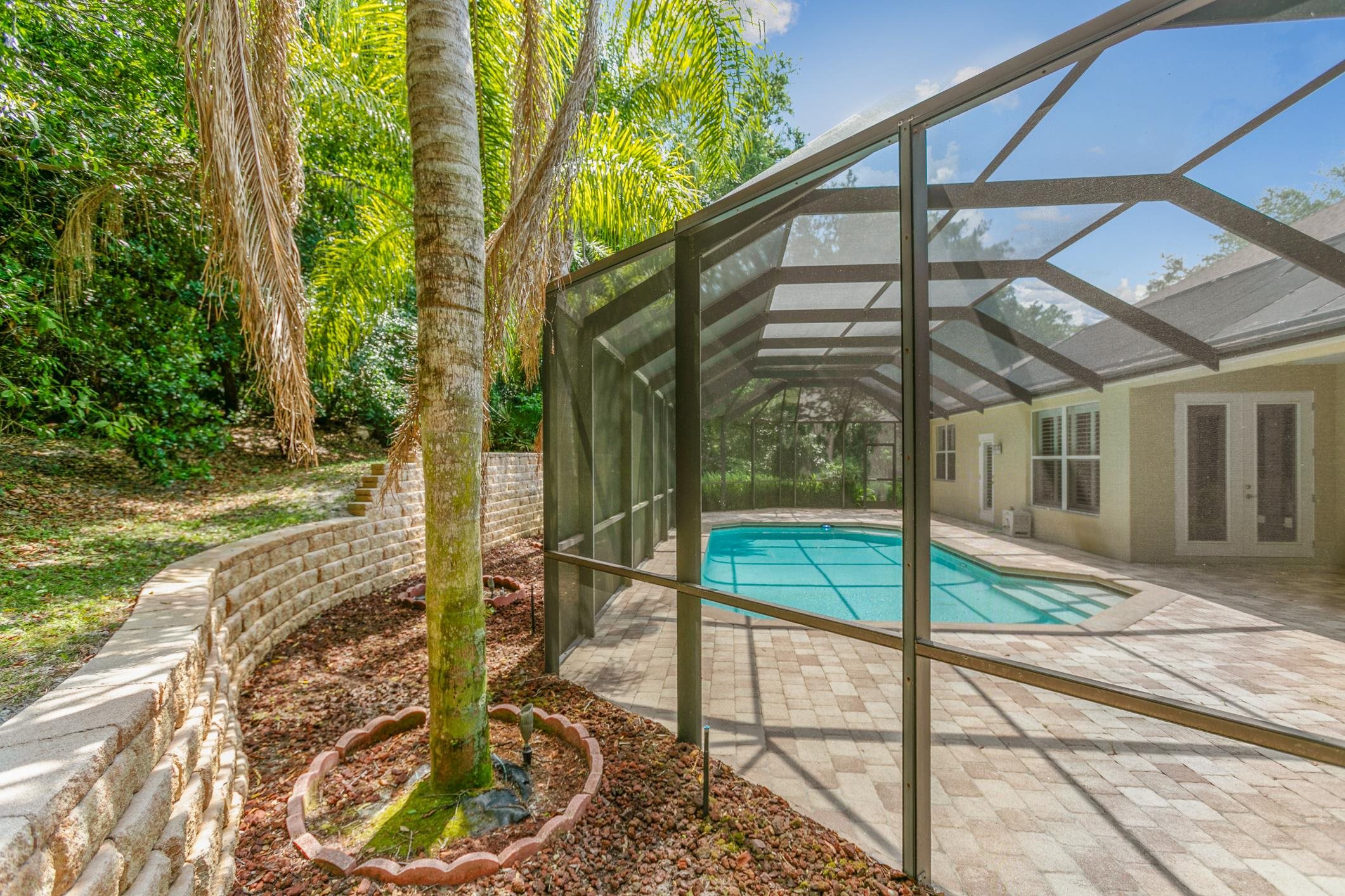 245 Bluebird Ln