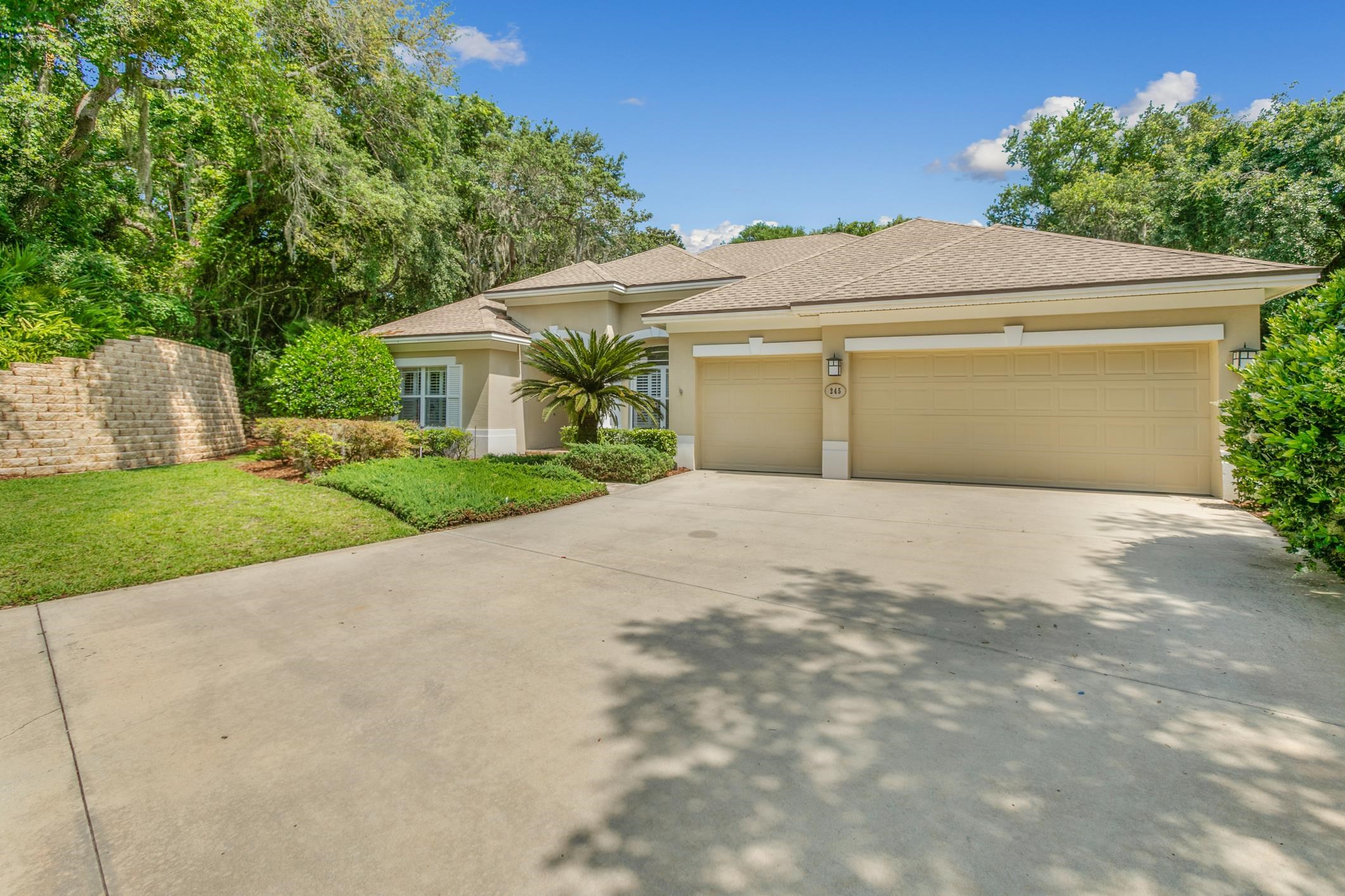 245 Bluebird Ln