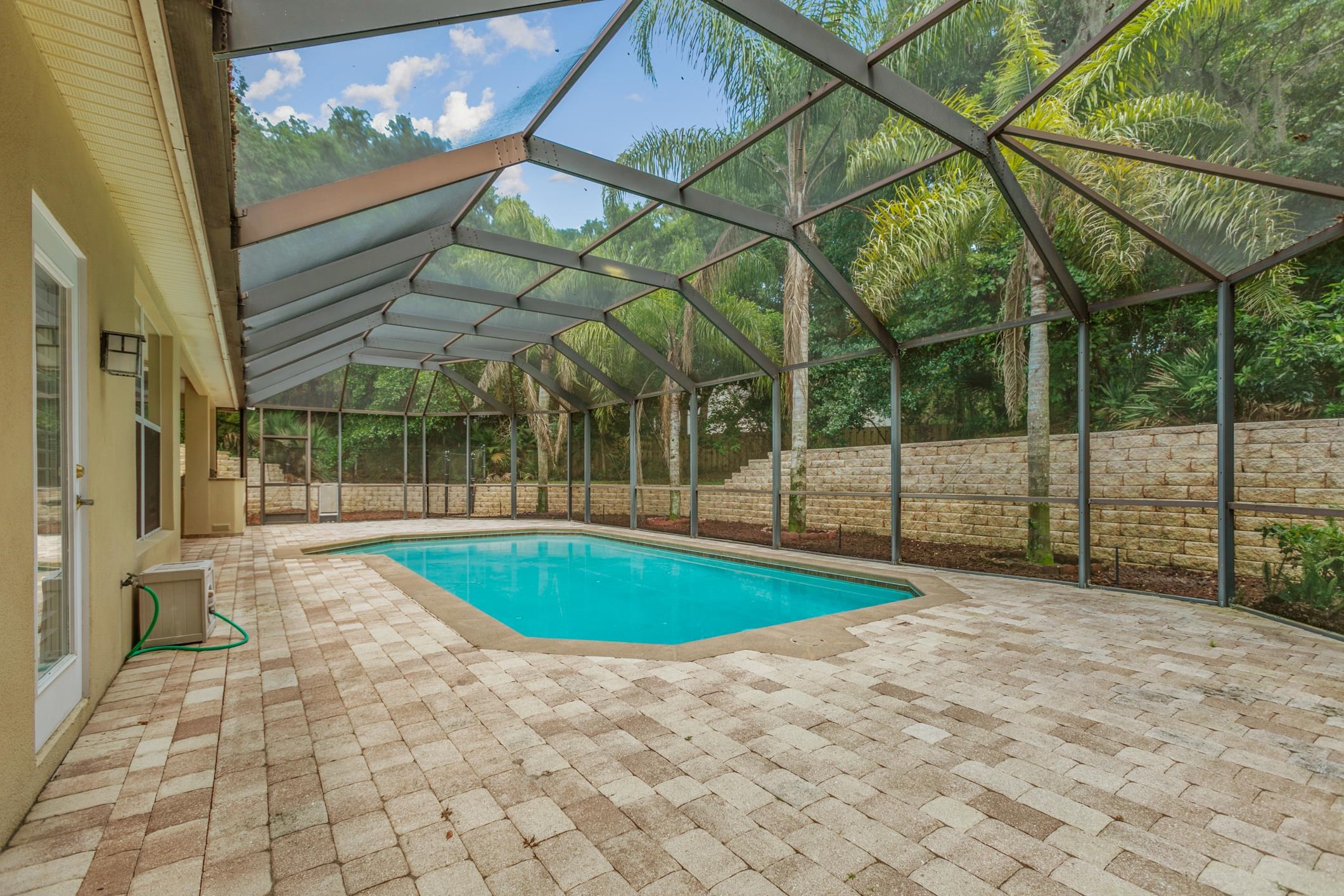245 Bluebird Ln