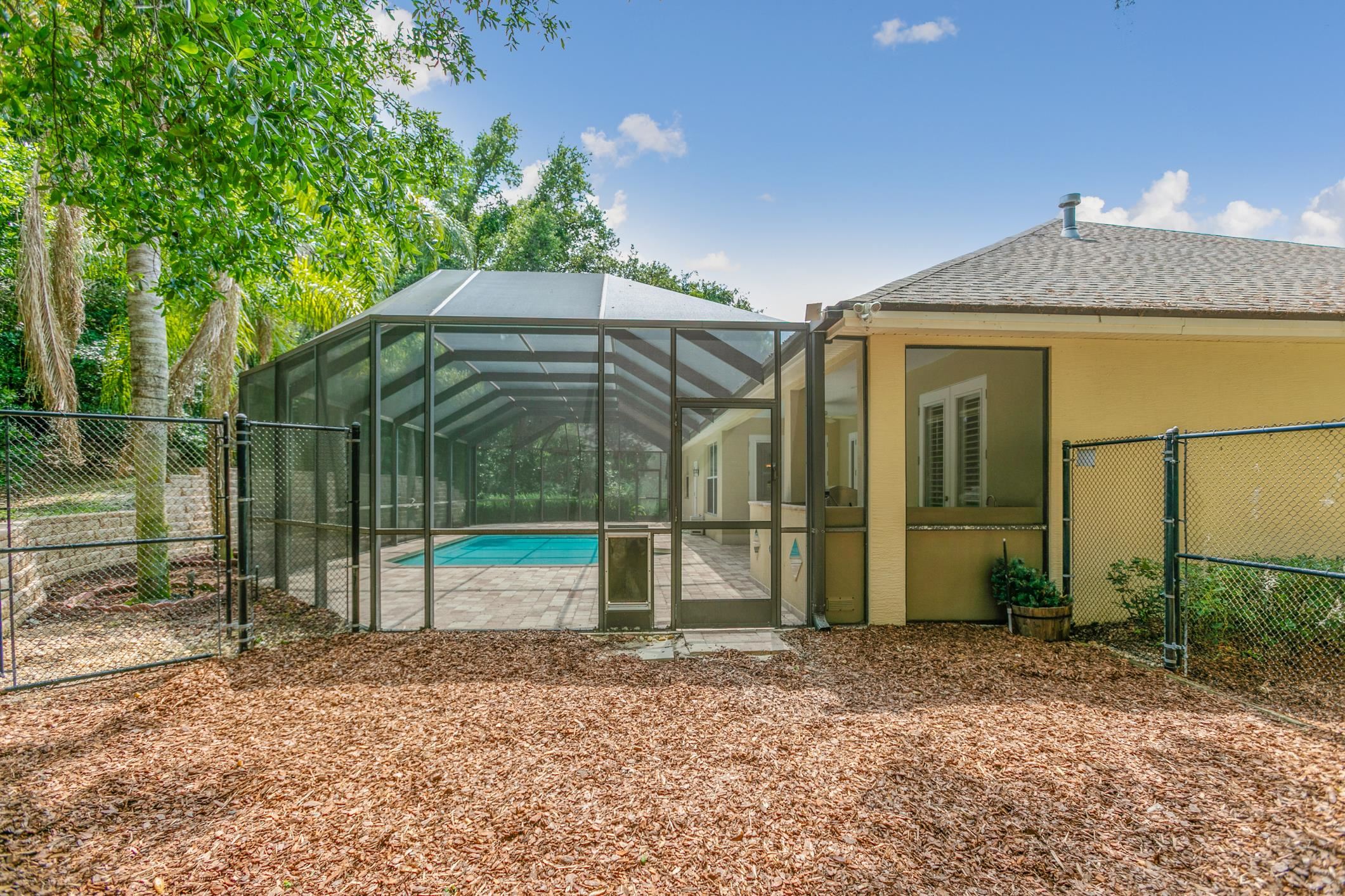 245 Bluebird Ln