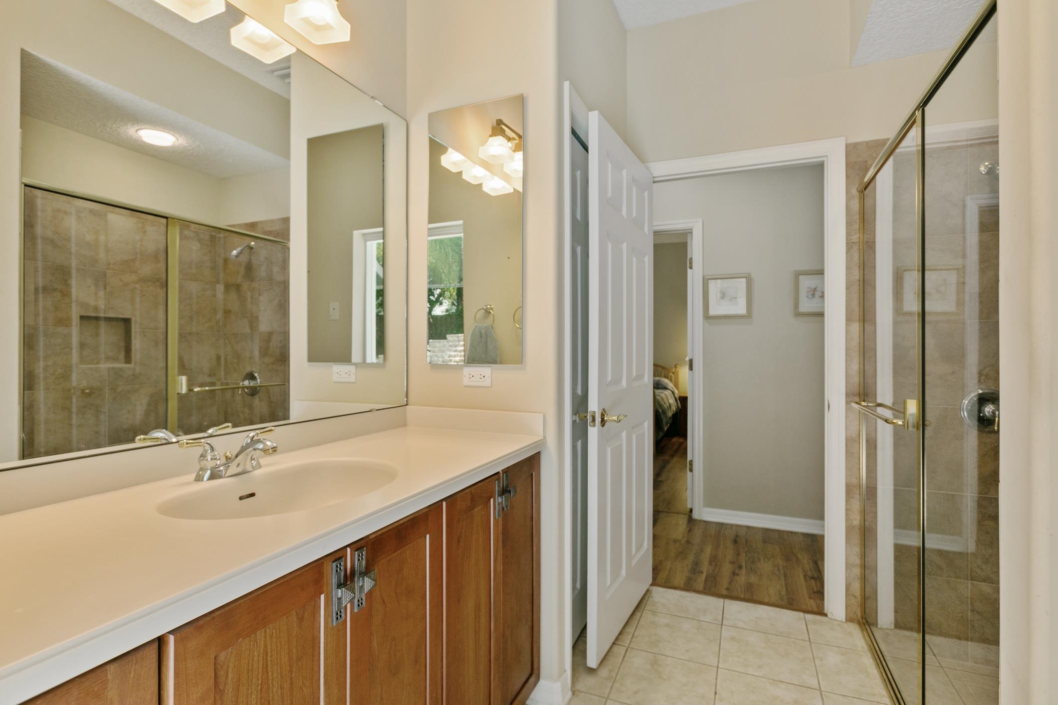 245 Bluebird Ln