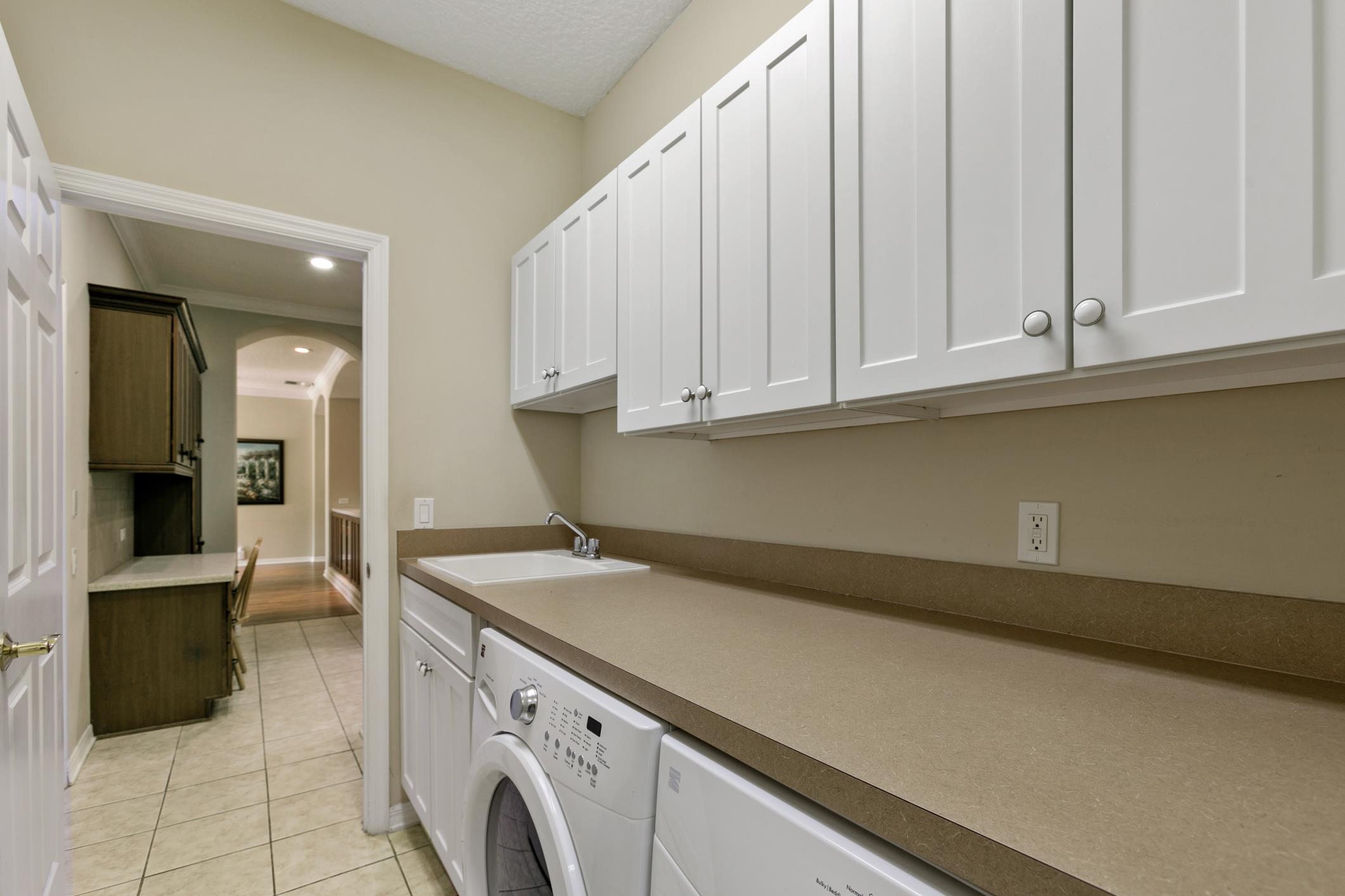245 Bluebird Ln