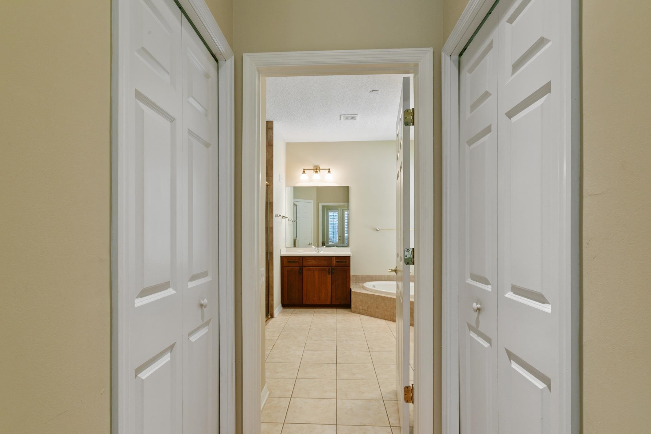 245 Bluebird Ln