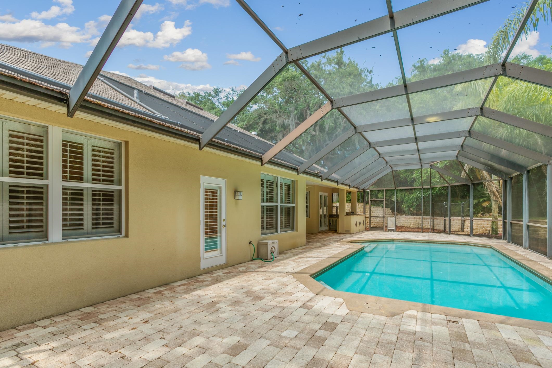 245 Bluebird Ln