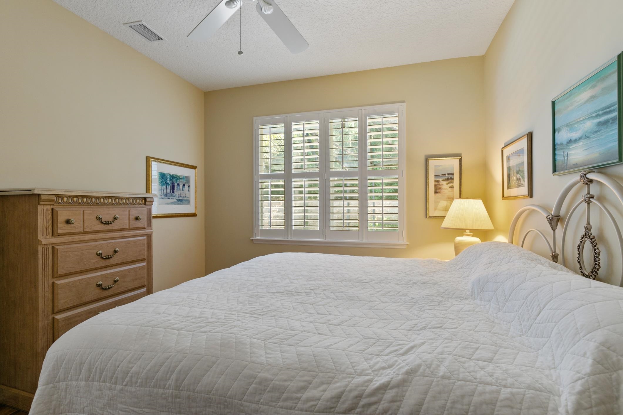245 Bluebird Ln