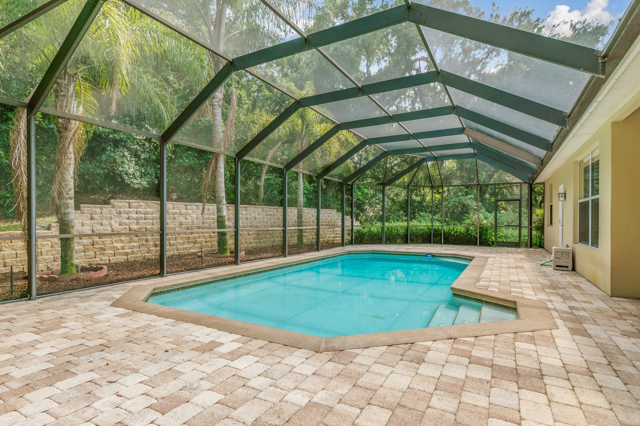 245 Bluebird Ln