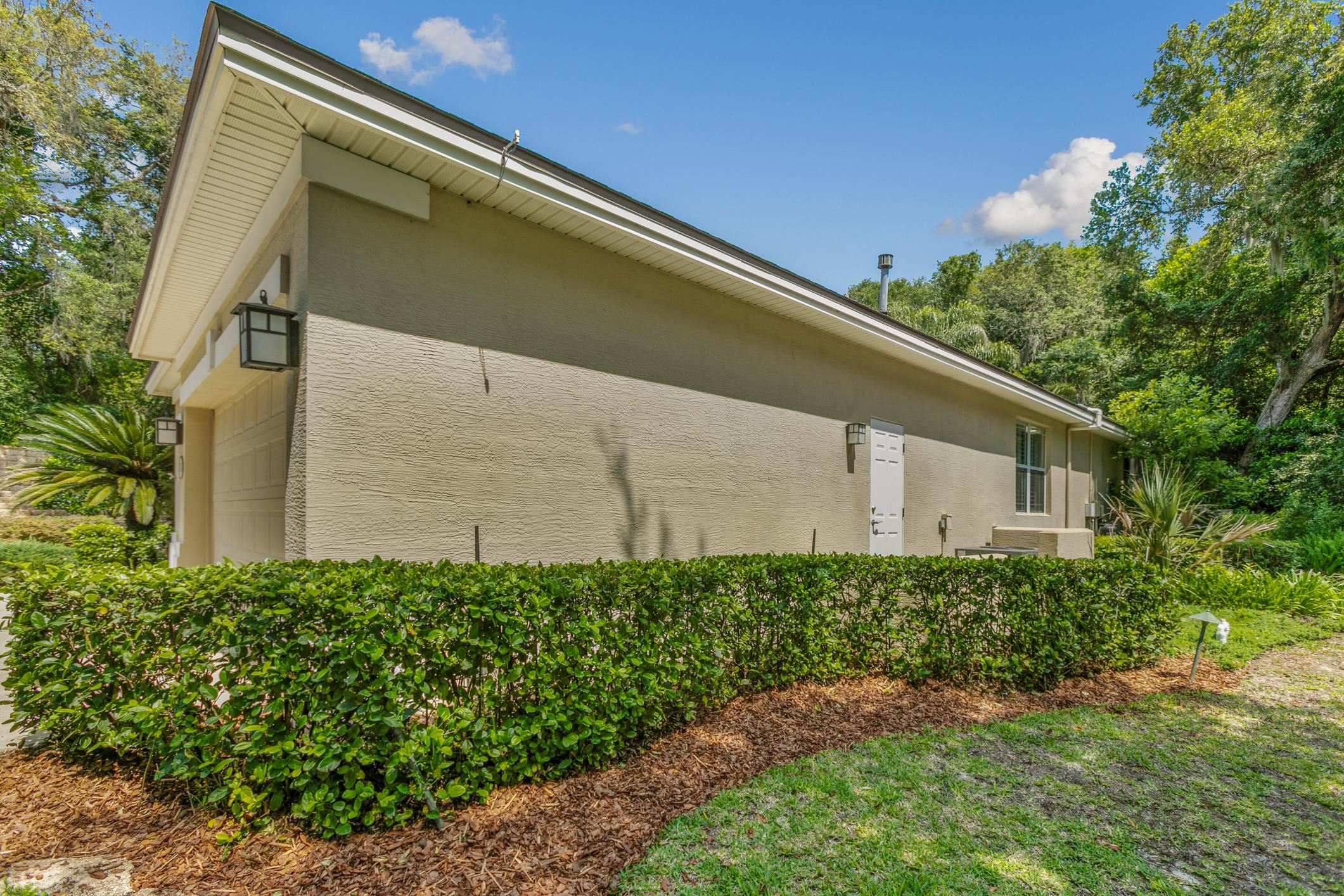 245 Bluebird Ln