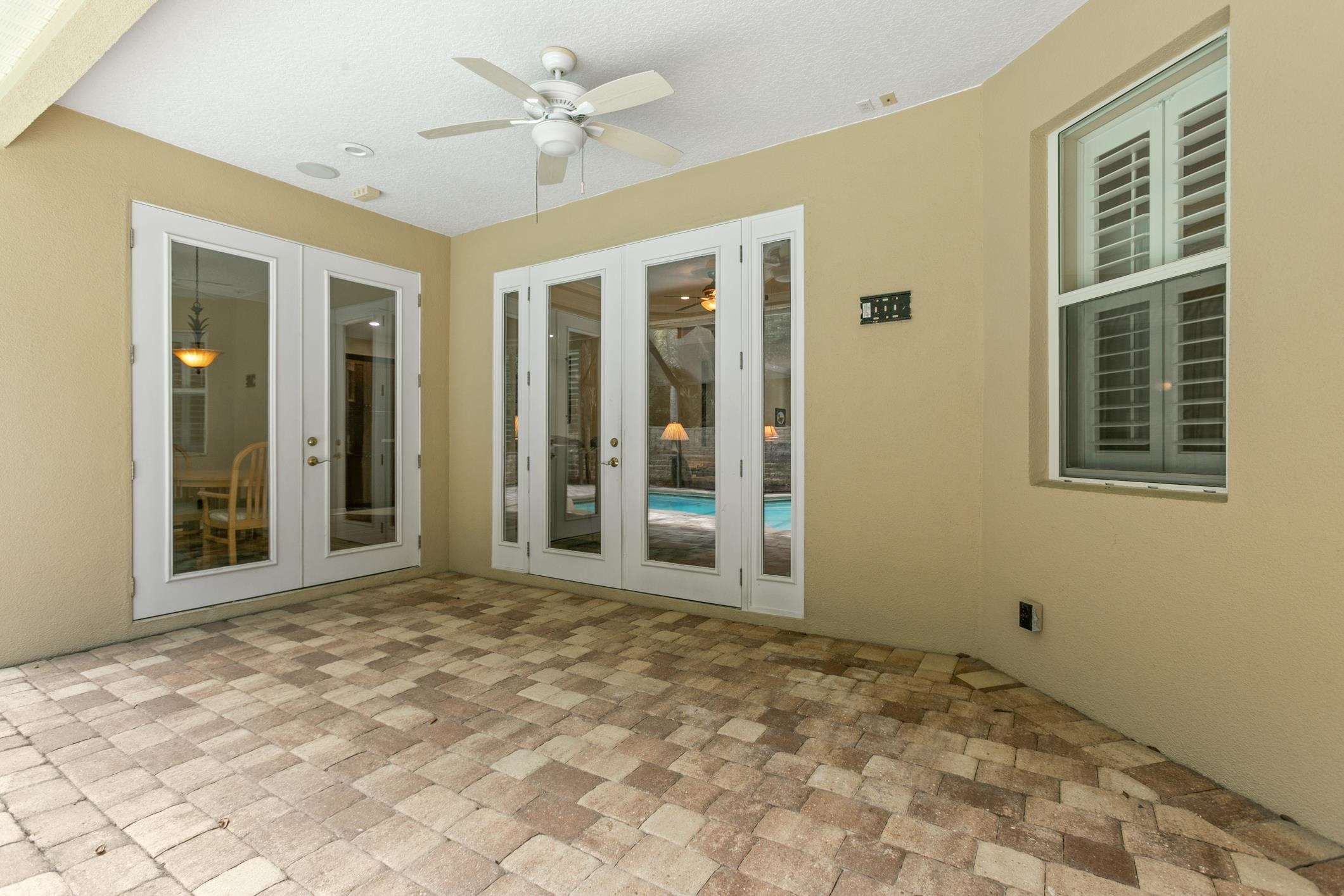 245 Bluebird Ln