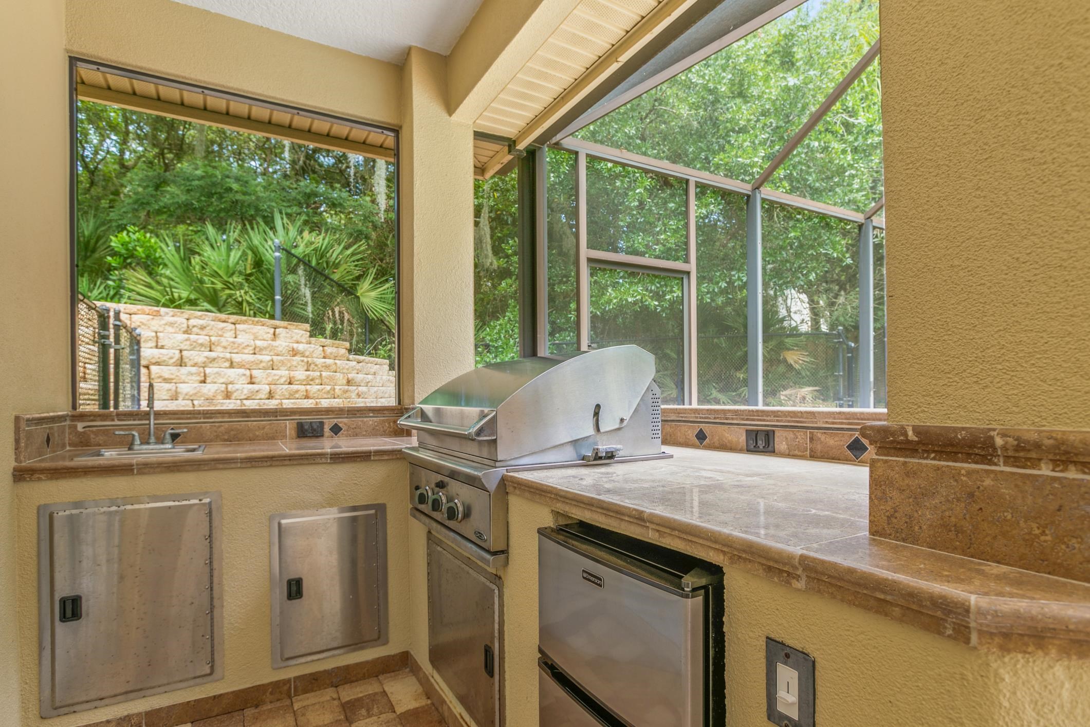 245 Bluebird Ln