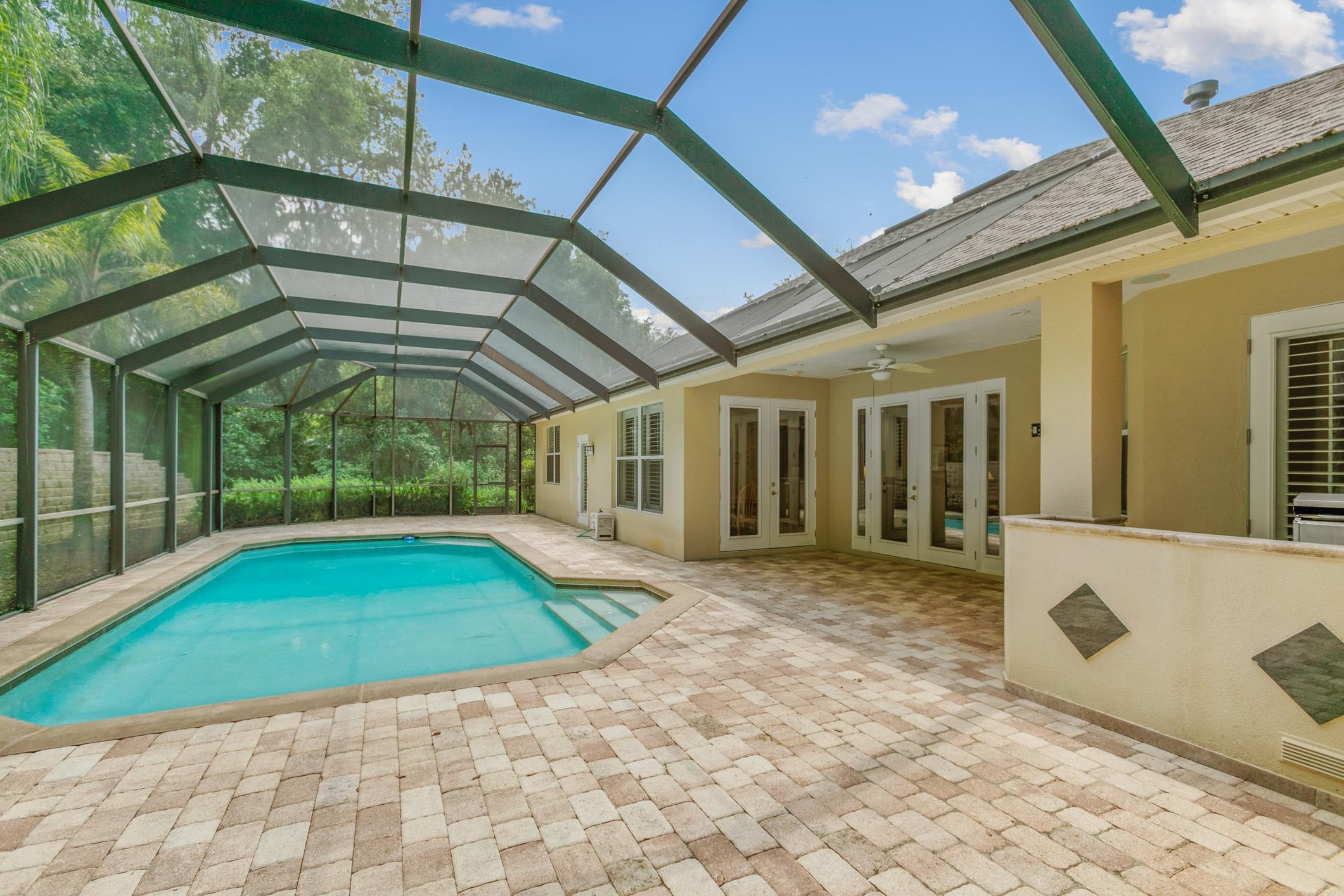 245 Bluebird Ln