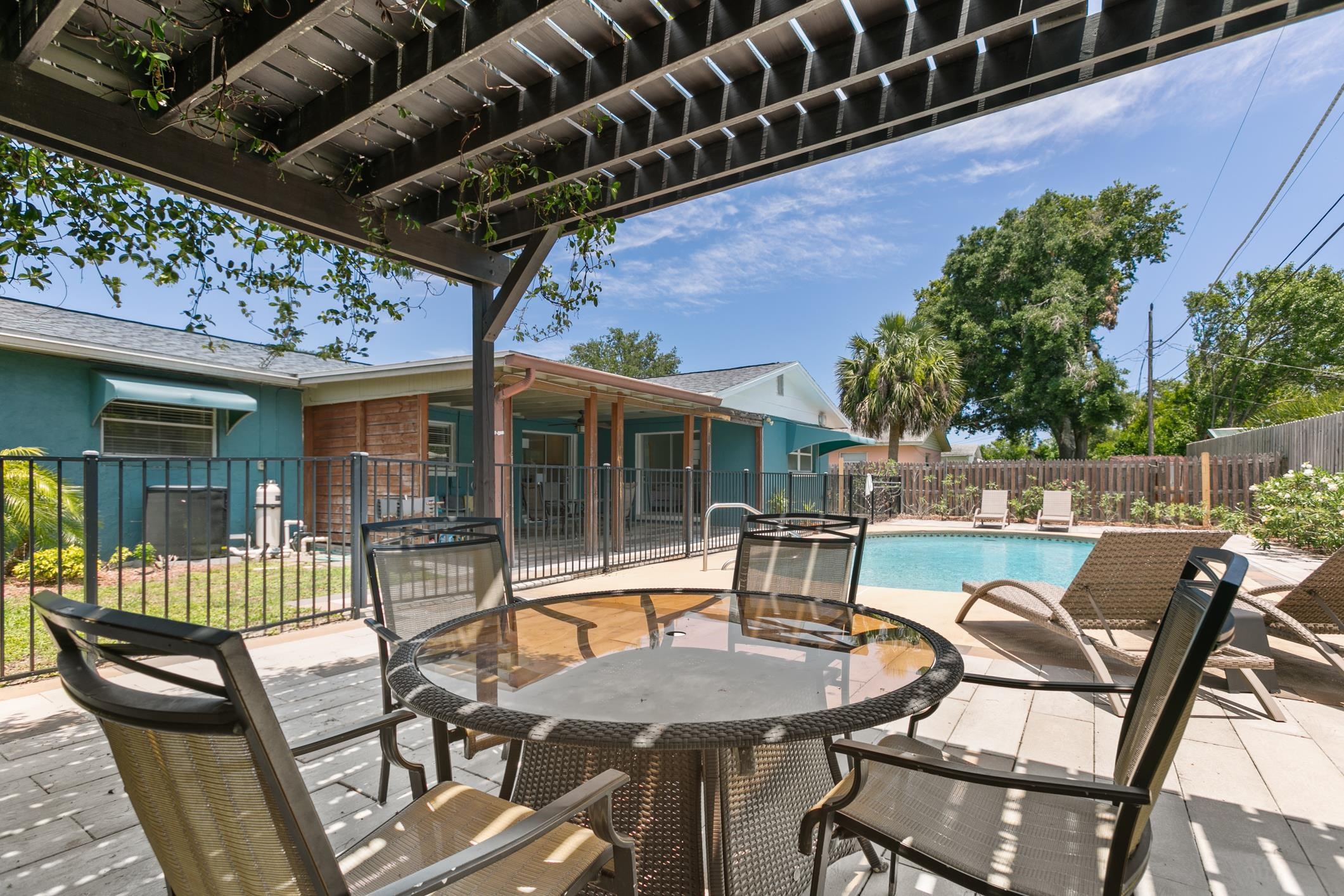 11 Sea Park Dr (Pool Home)