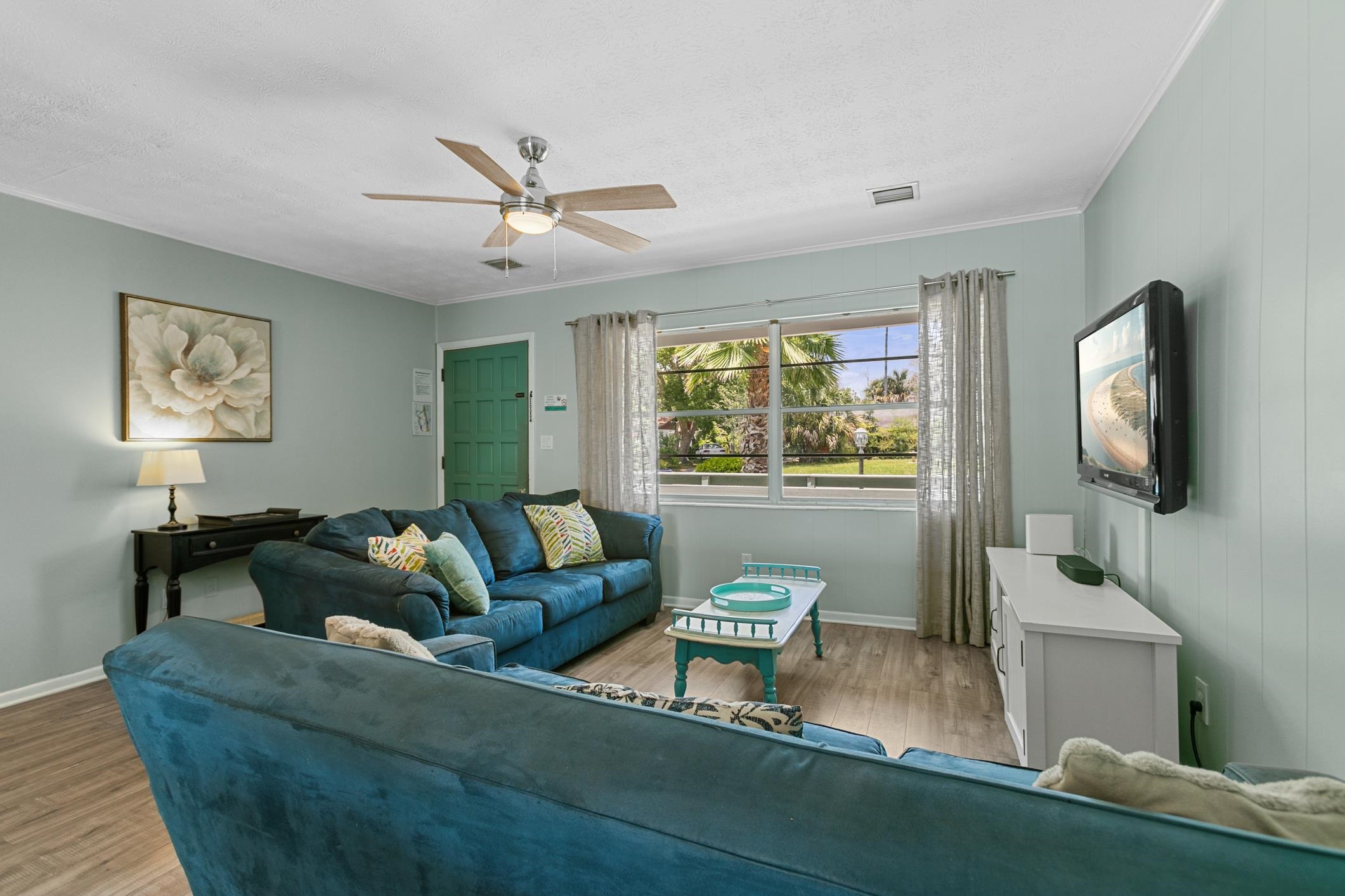11 Sea Park Dr (Pool Home)