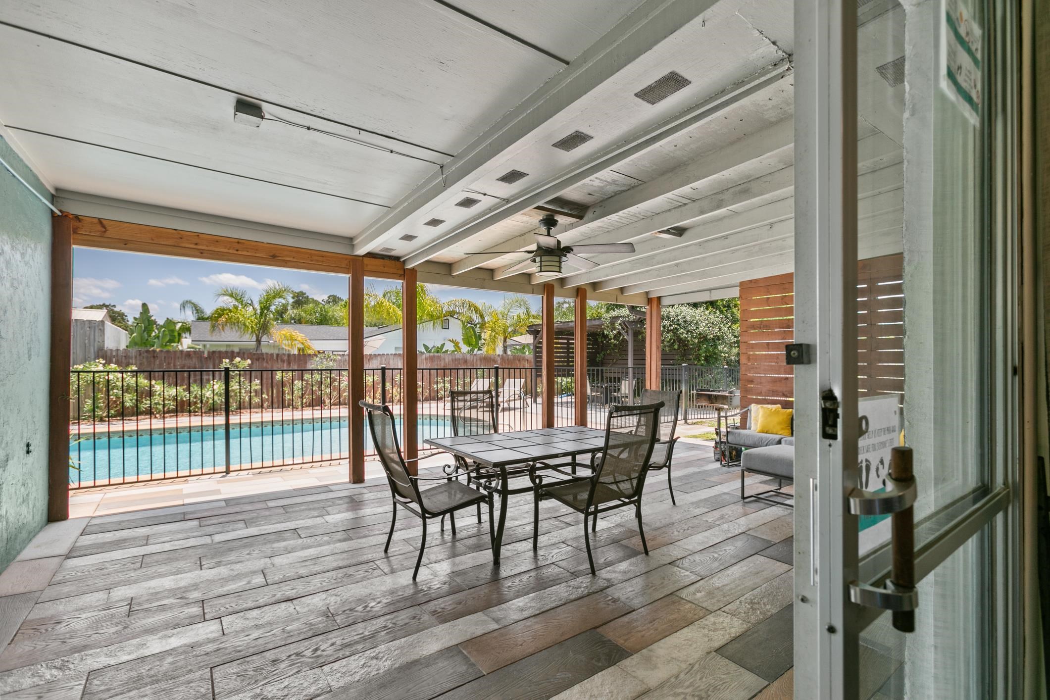 11 Sea Park Dr (Pool Home)