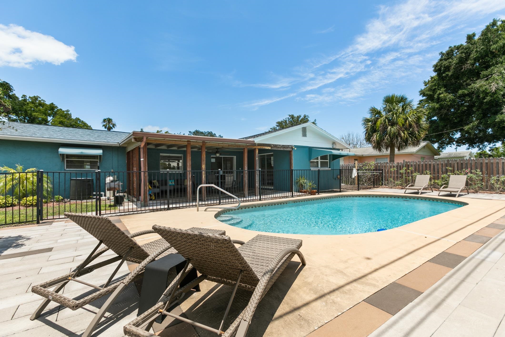 11 Sea Park Dr (Pool Home)
