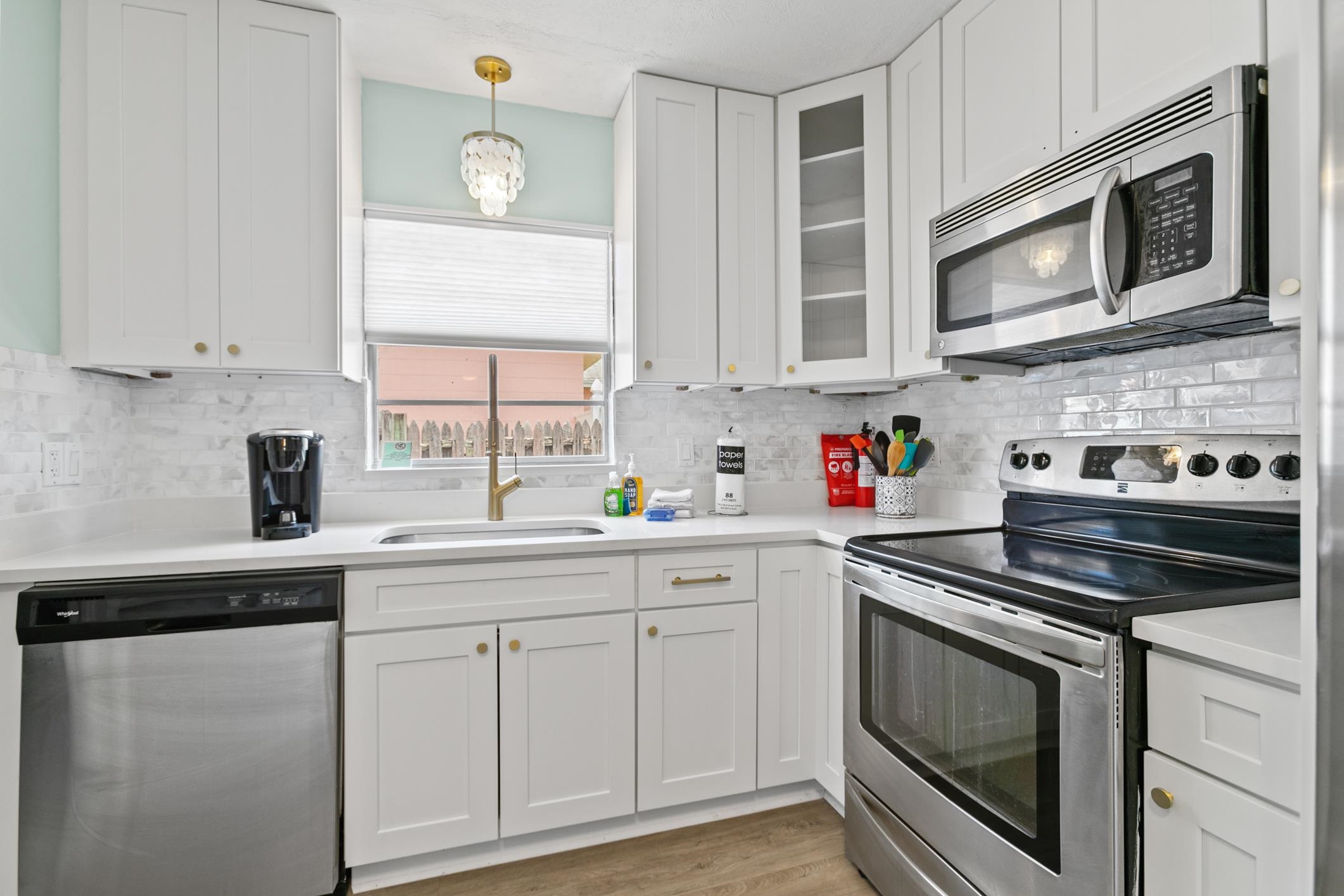 11 Sea Park Dr (Pool Home)