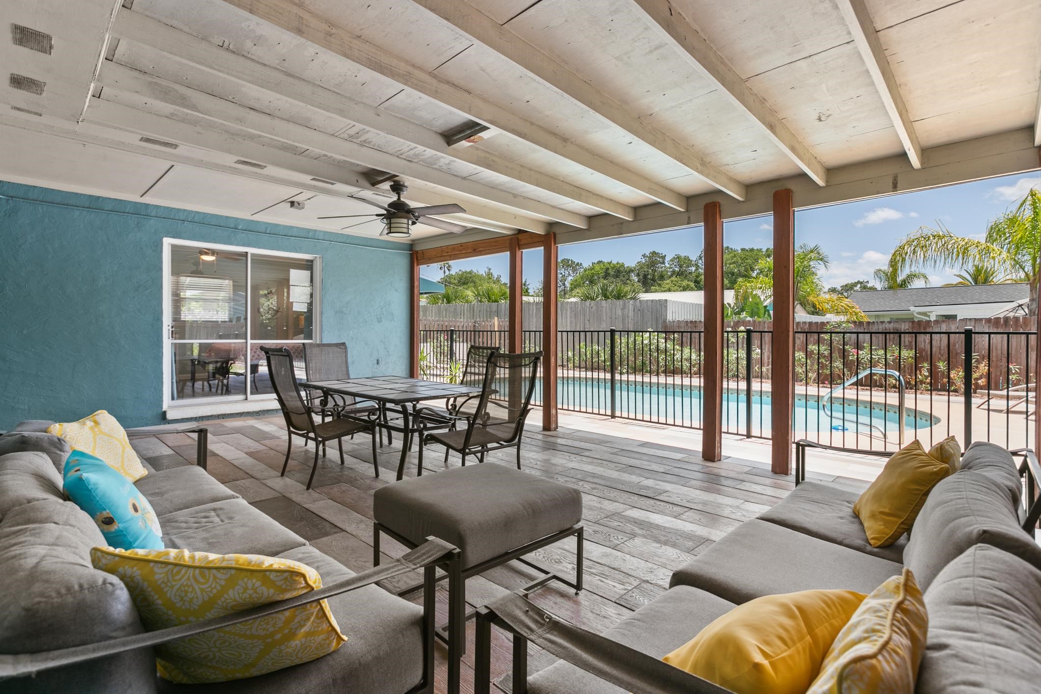 11 Sea Park Dr (Pool Home)