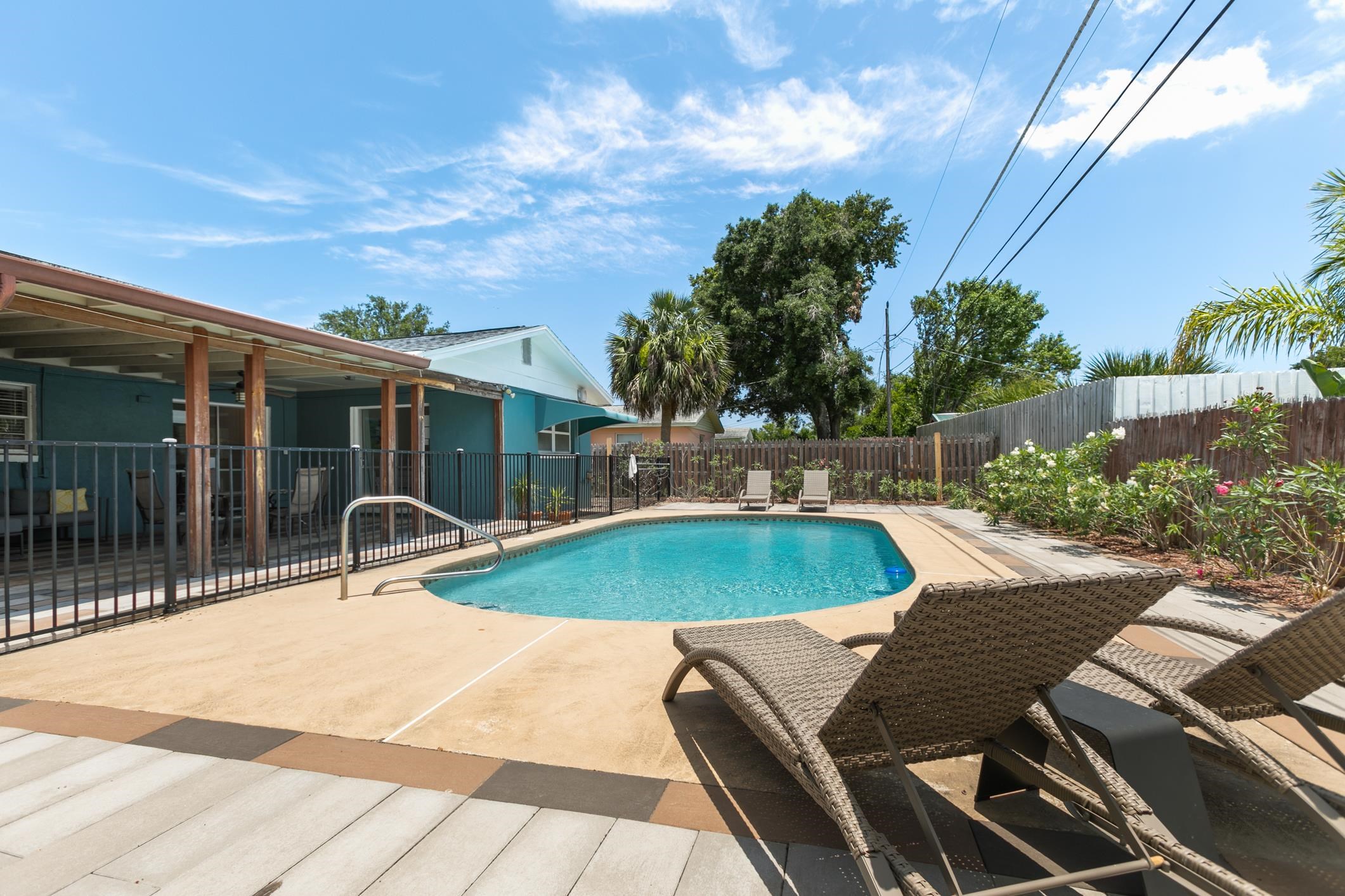 11 Sea Park Dr (Pool Home)
