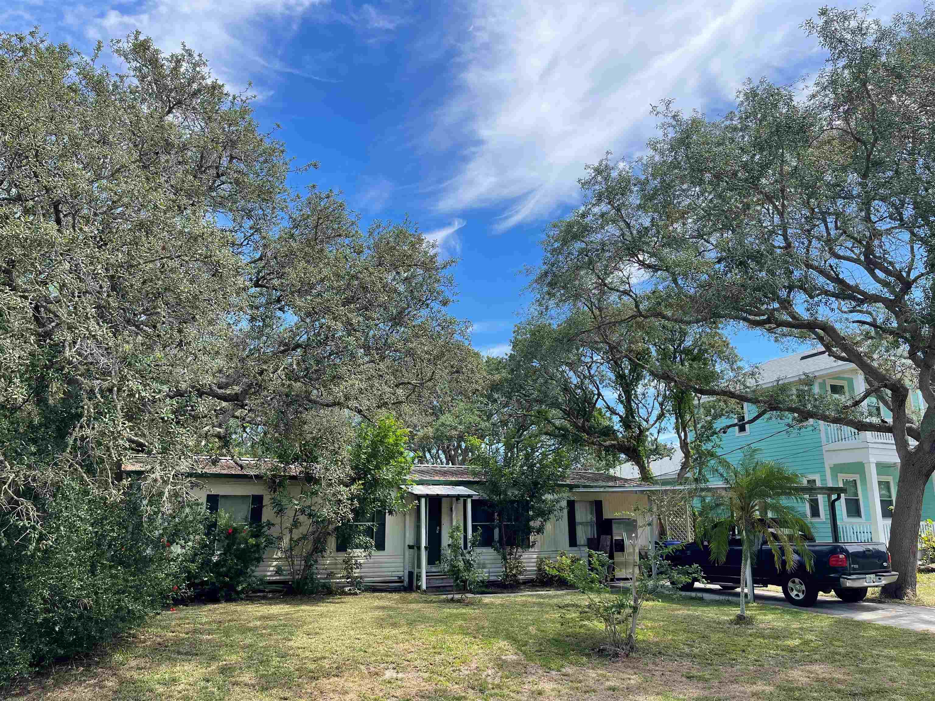 242 Basque Rd